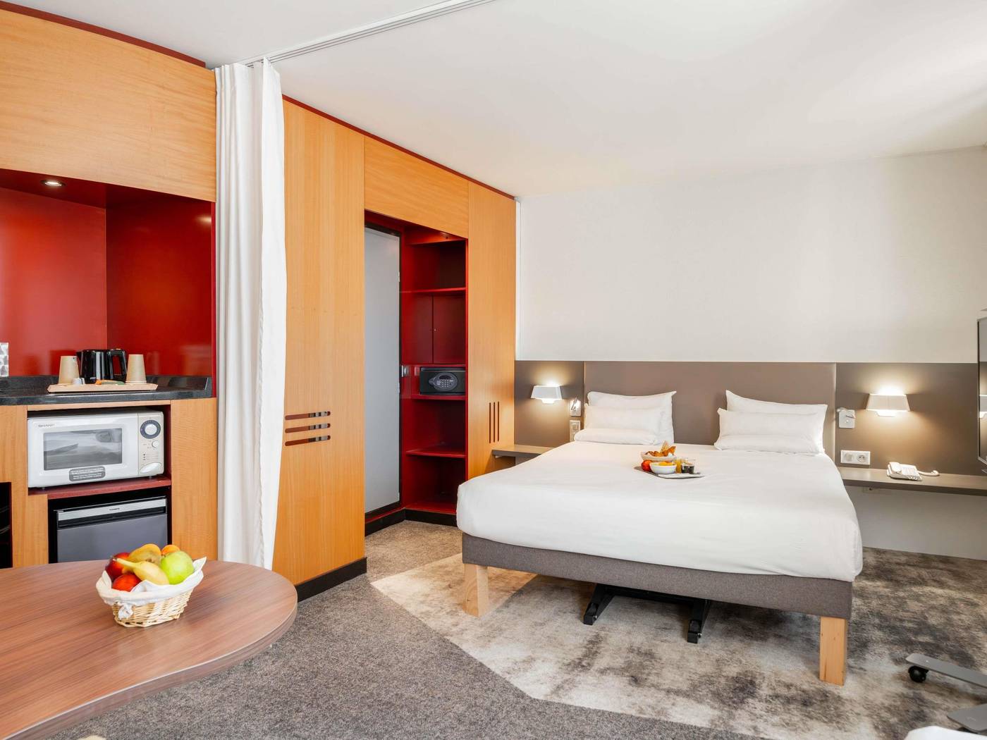 Novotel-Suites-Cannes-Centre-Room-14