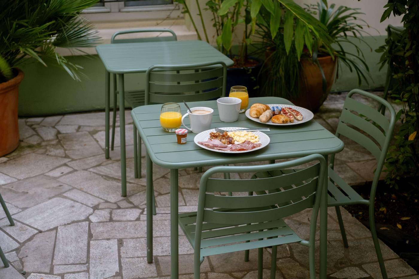 Kyriad-Par----s-10---Canal-Saint-Martin--R----publique-General-view-64