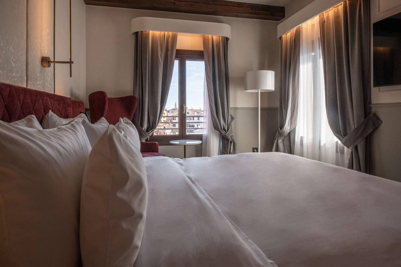 Radisson-Collection-Hotel-Palazzo-Nani-Venice-Room-30