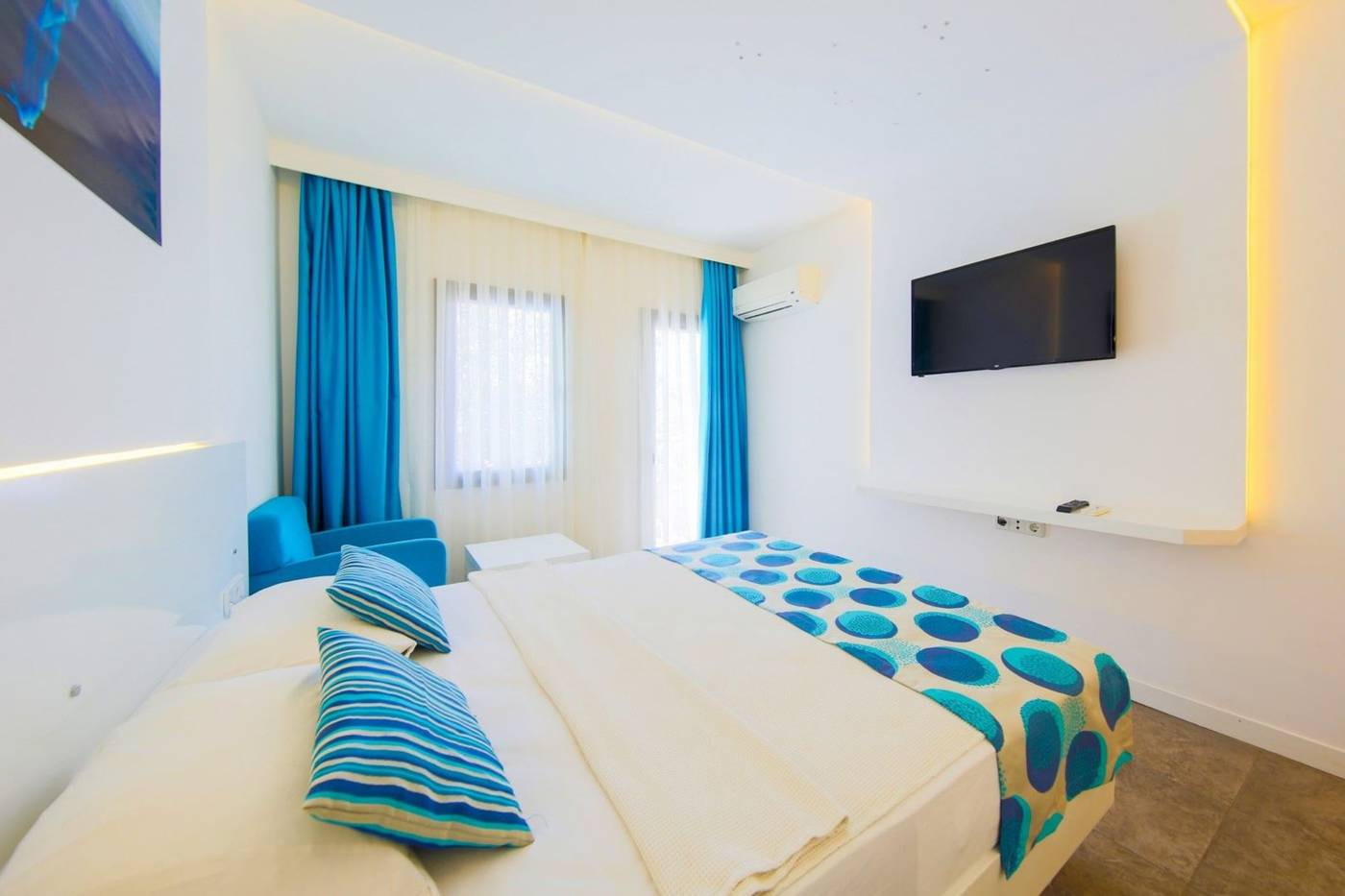 Club-Hotel-Flora-Room-8