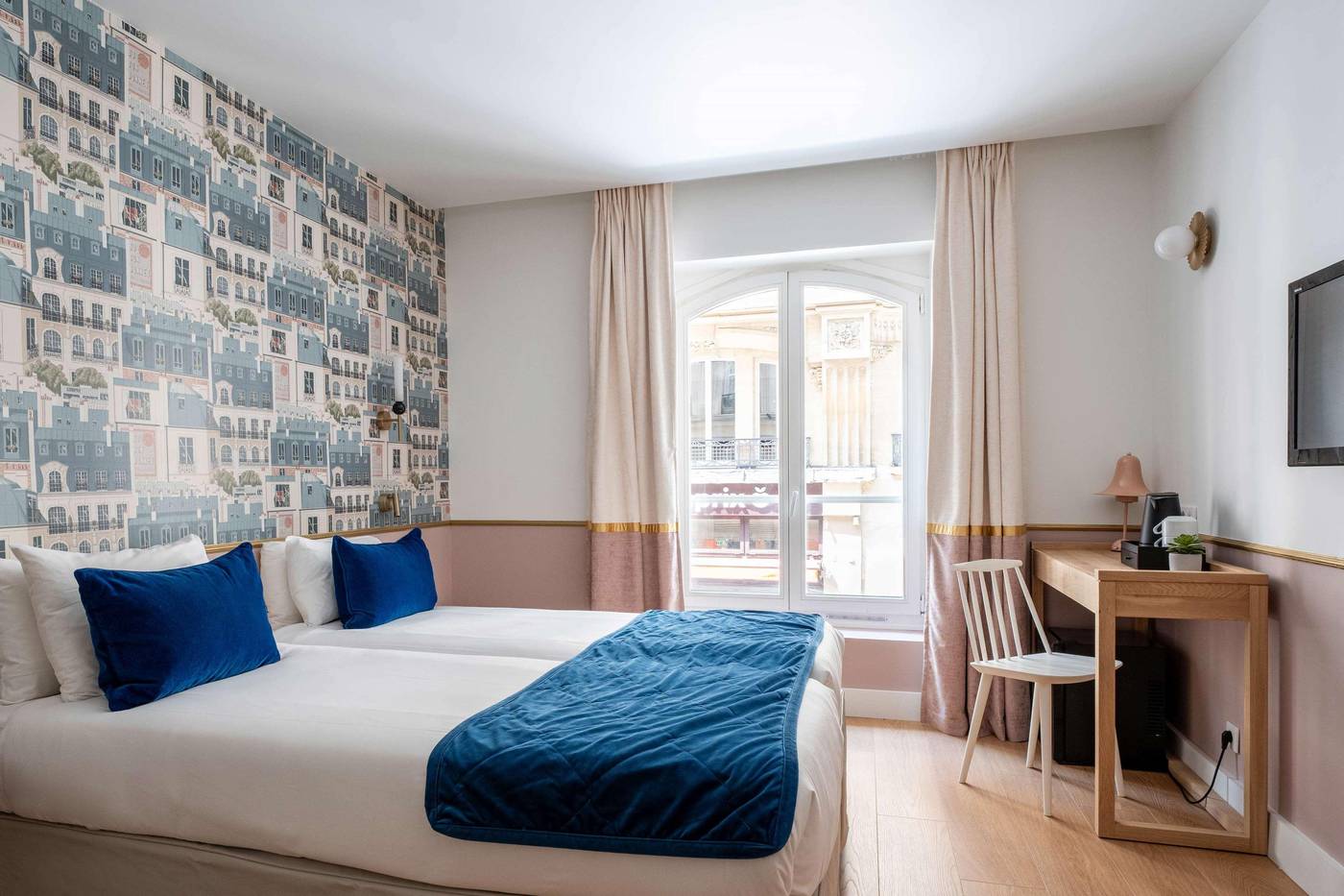 Acadia-Astotel-Room-6