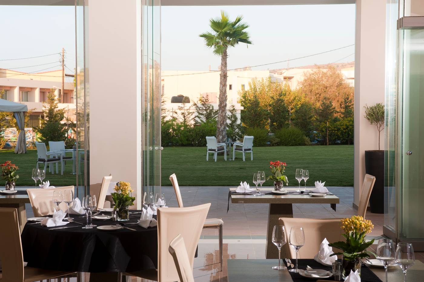 Castello-Boutique-Resort-and-Spa---Adult-Only-Restaurant-17
