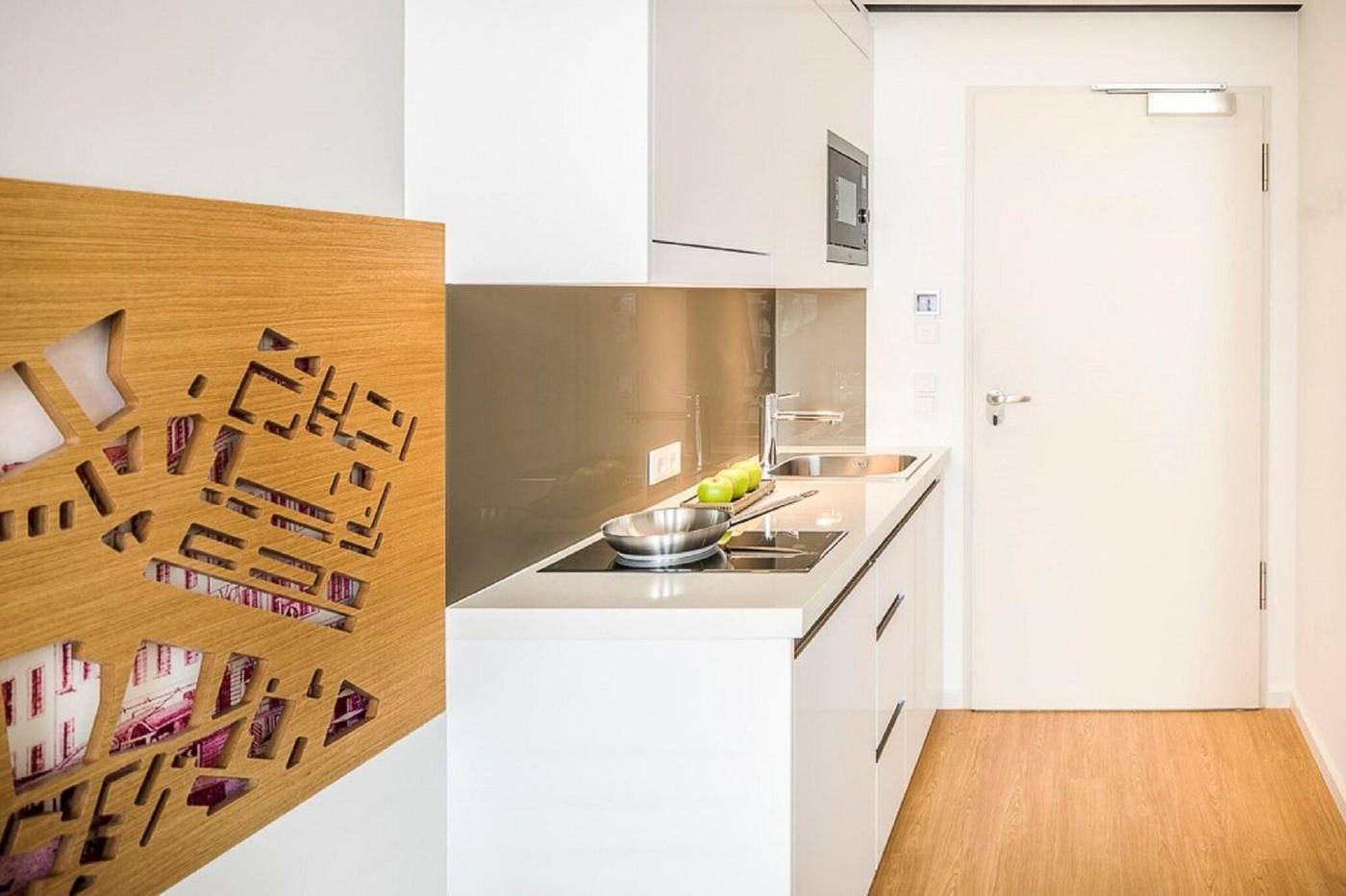 Capri-By-Fraser-Berlin-Room-31