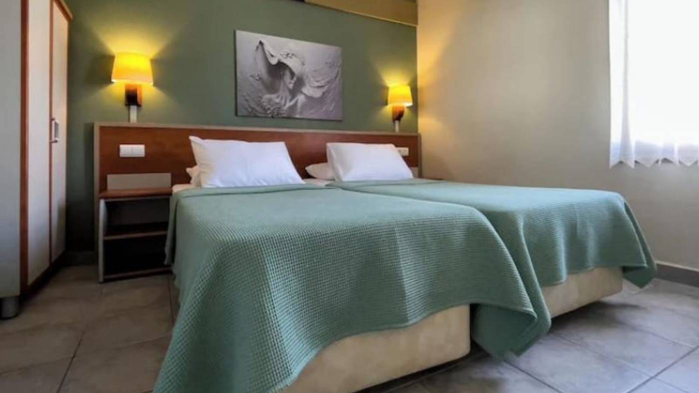 Greenmar-Apart-Room-11