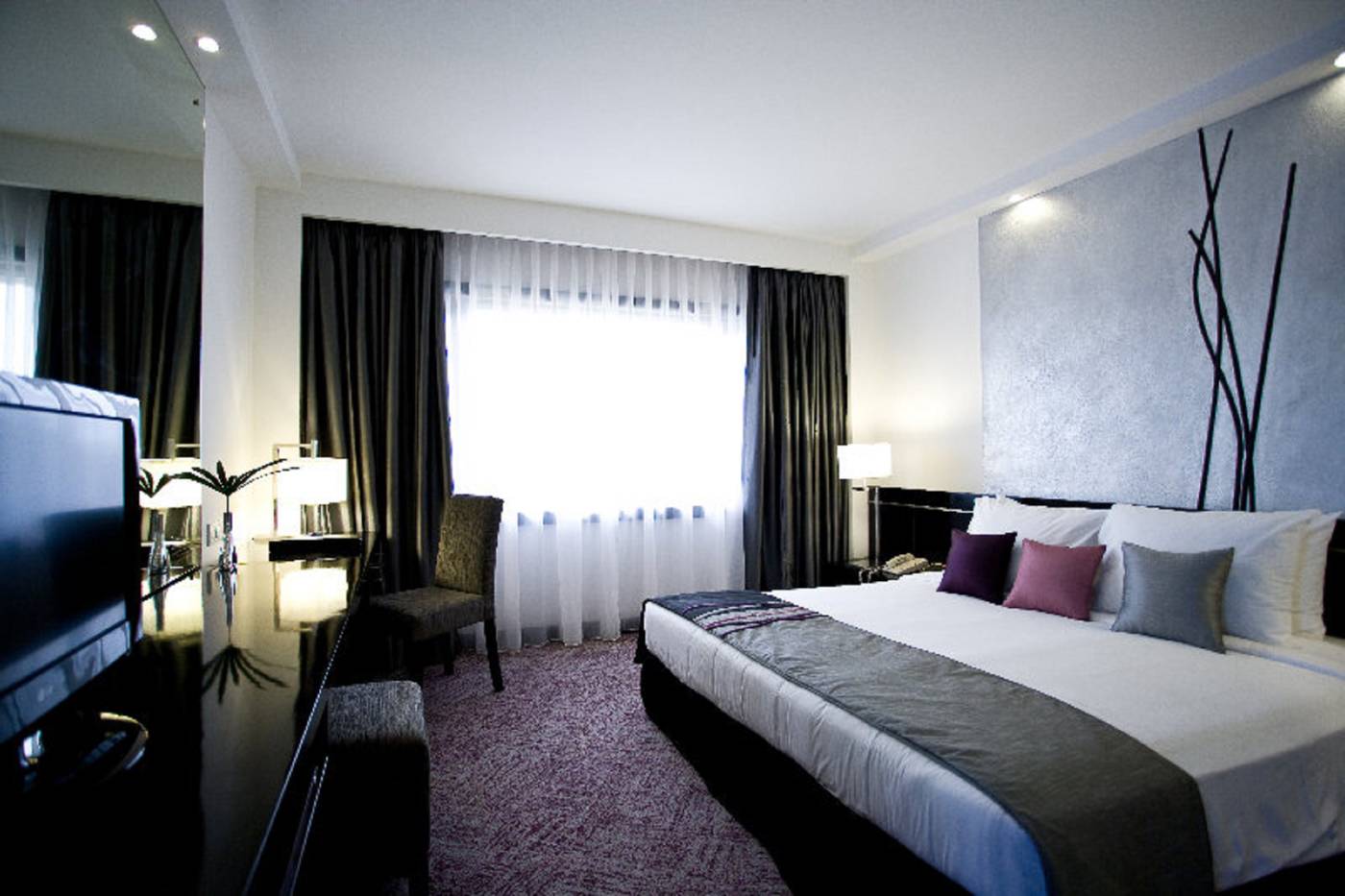 Cinnamon-Lakeside-Colombo-Room-16