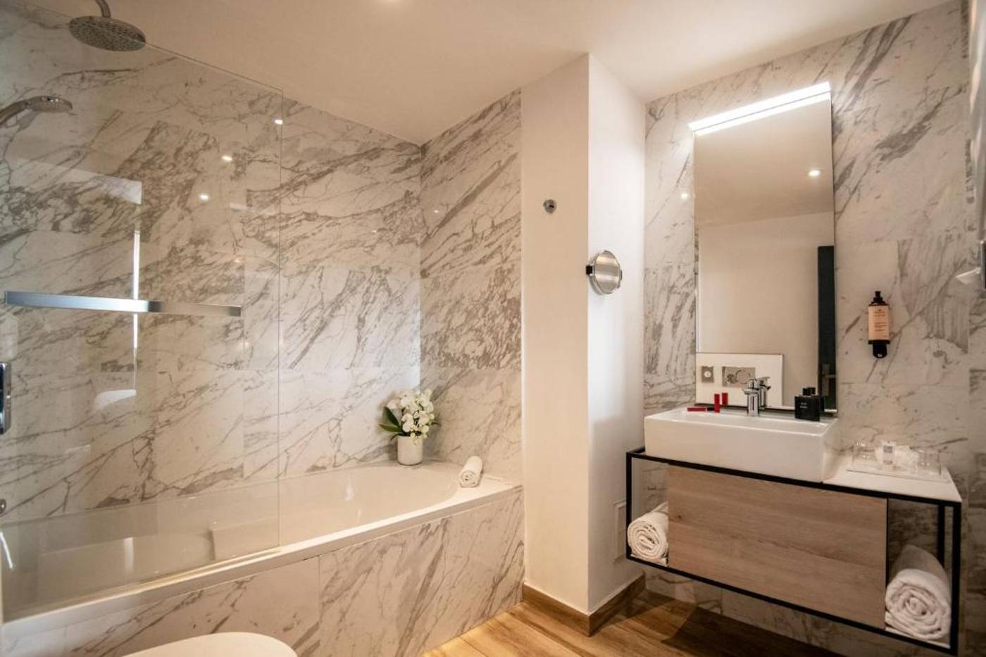 Best-Western-Plus-Nice-Cosy-H----tel-Room-46