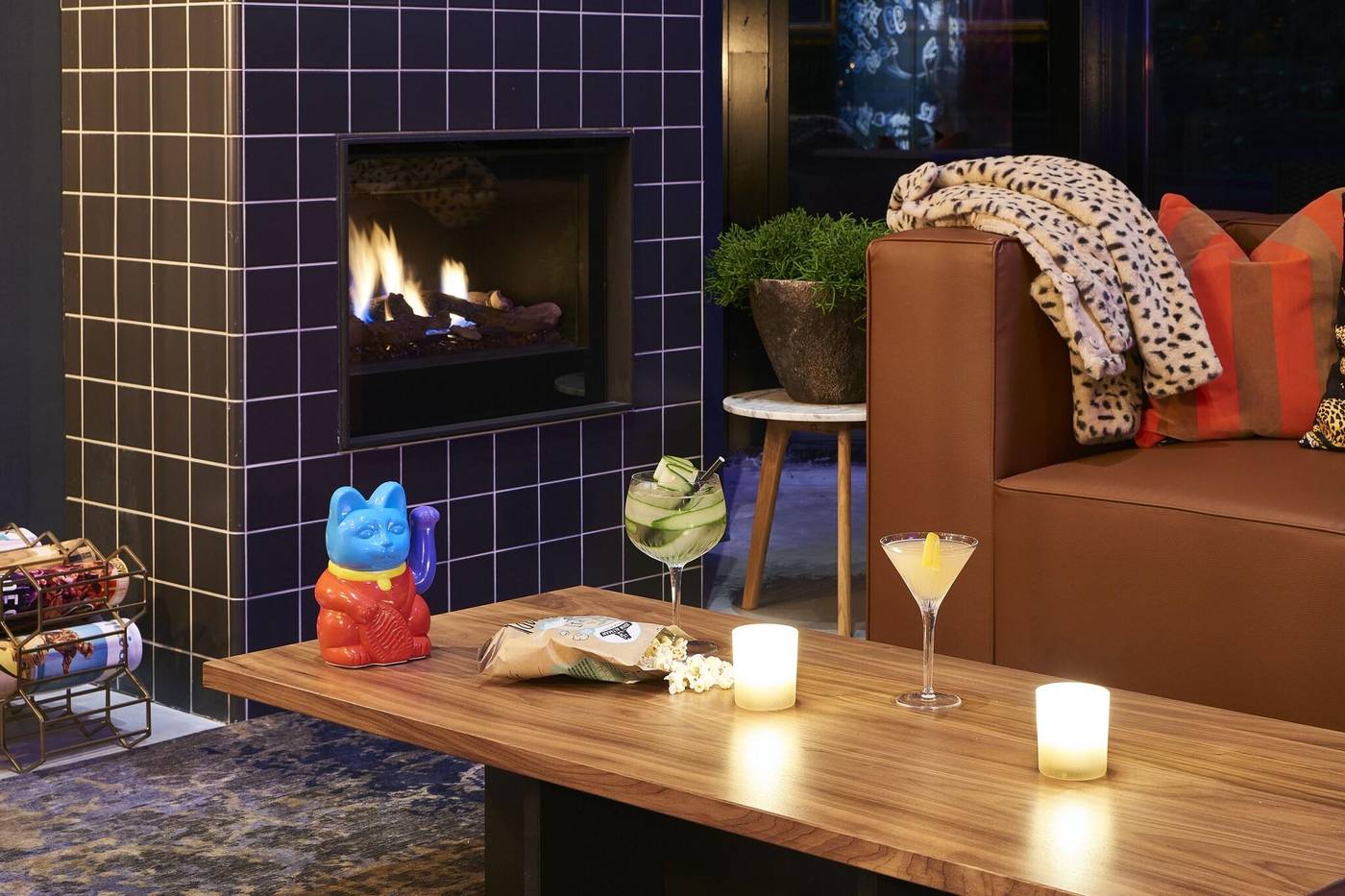 Moxy-Amsterdam-Schiphol-Airport-Lobby-5