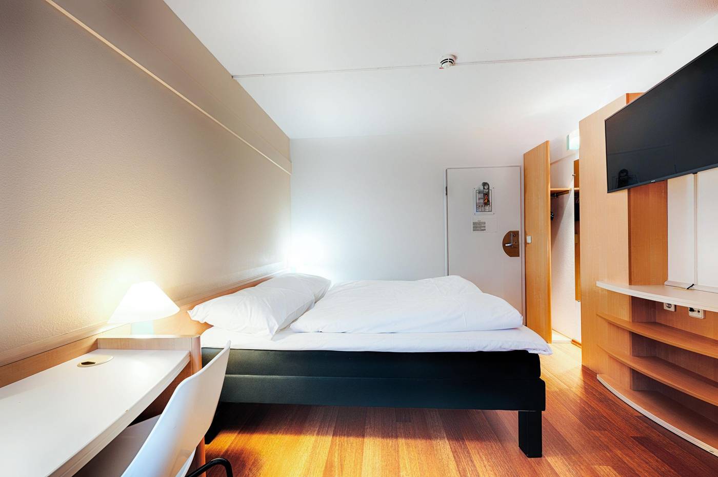 B-B-Bonn-City-Room-24