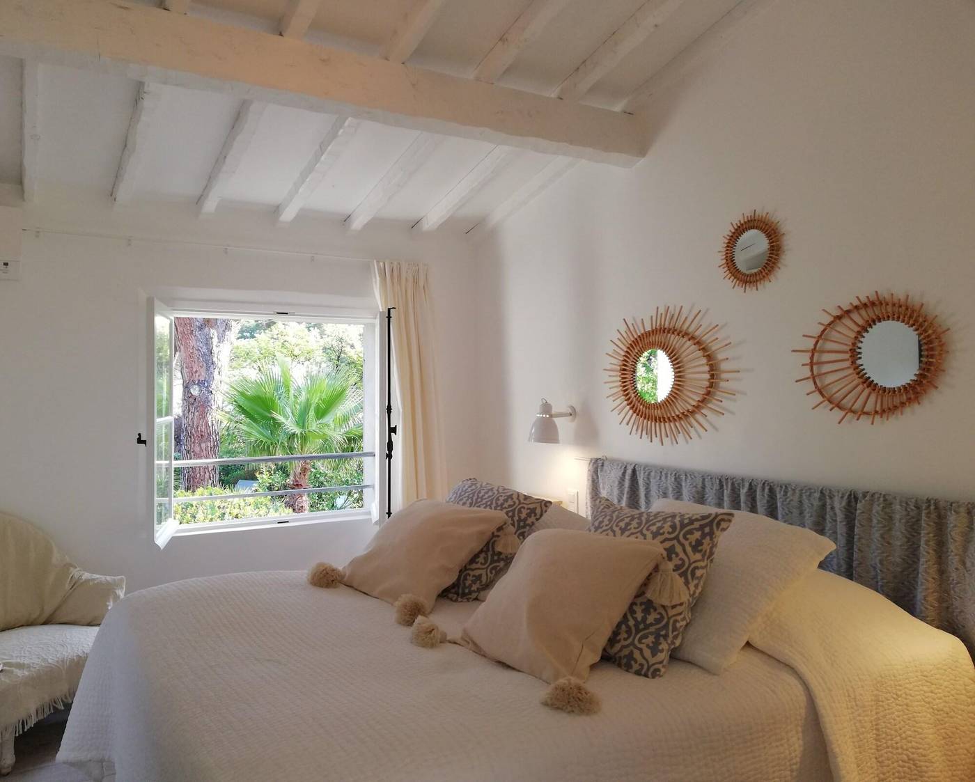 Hotel-les-Capucines-Room-3