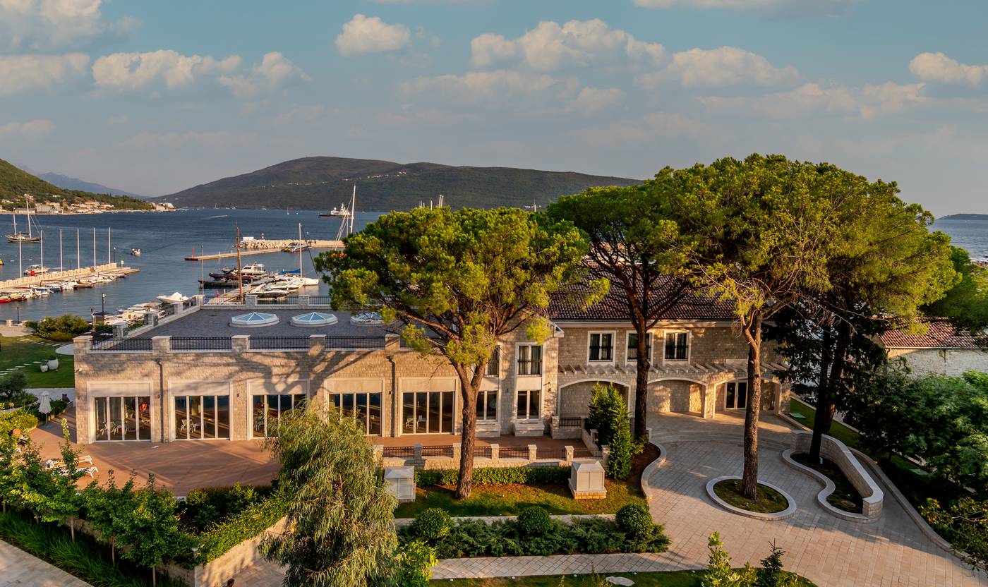08.10.25 Lazure Hotel & Marina