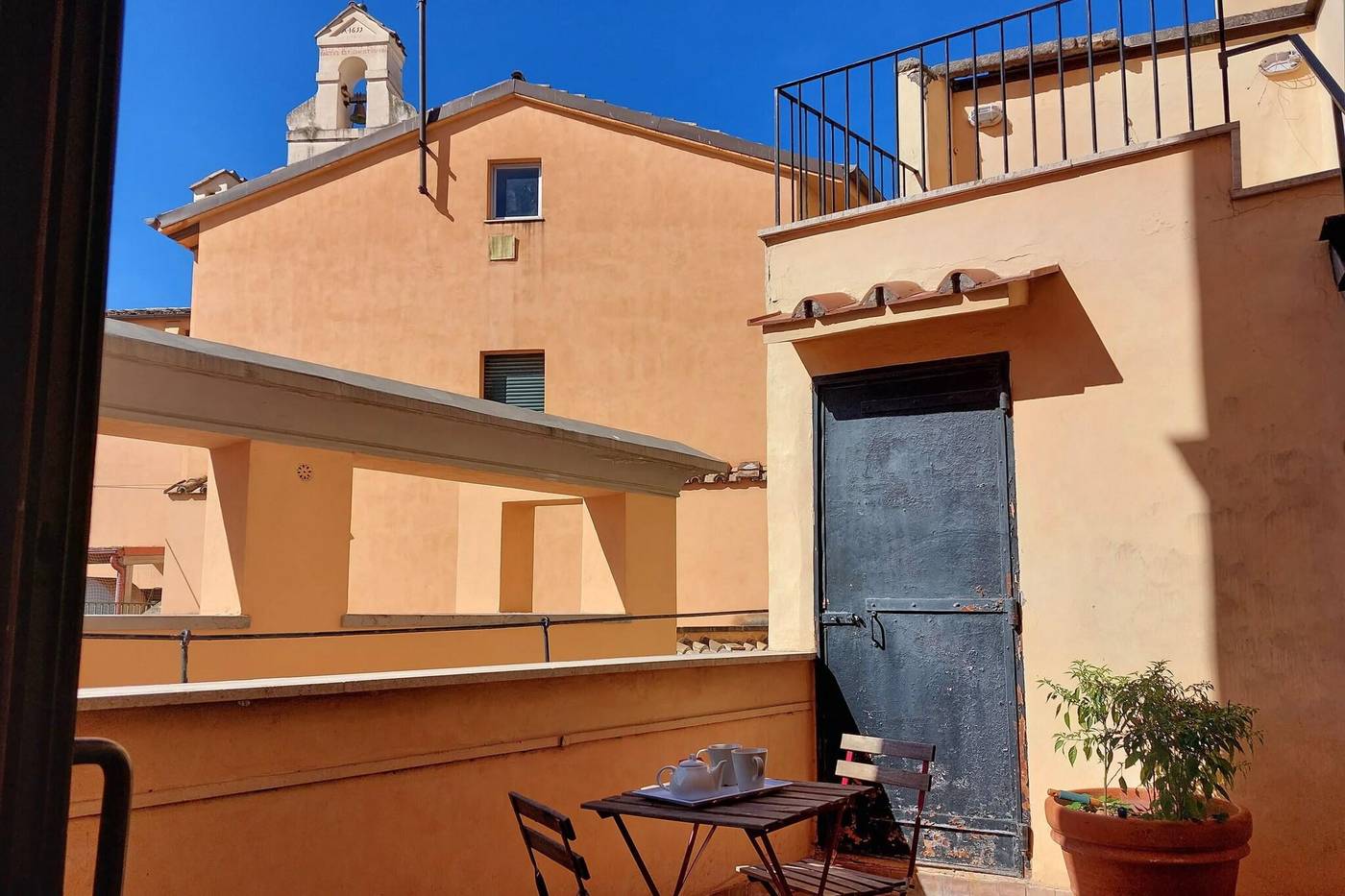 Trevi-Rome-Suite-Room-1