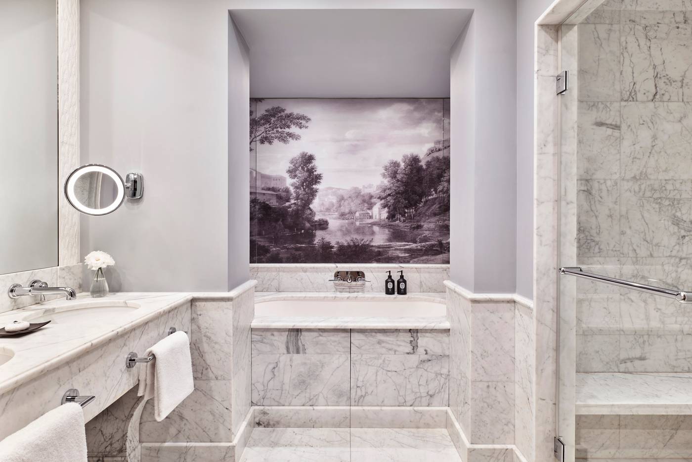 Hotel-Barriere-Le-Fouquets-Paris-Room-52