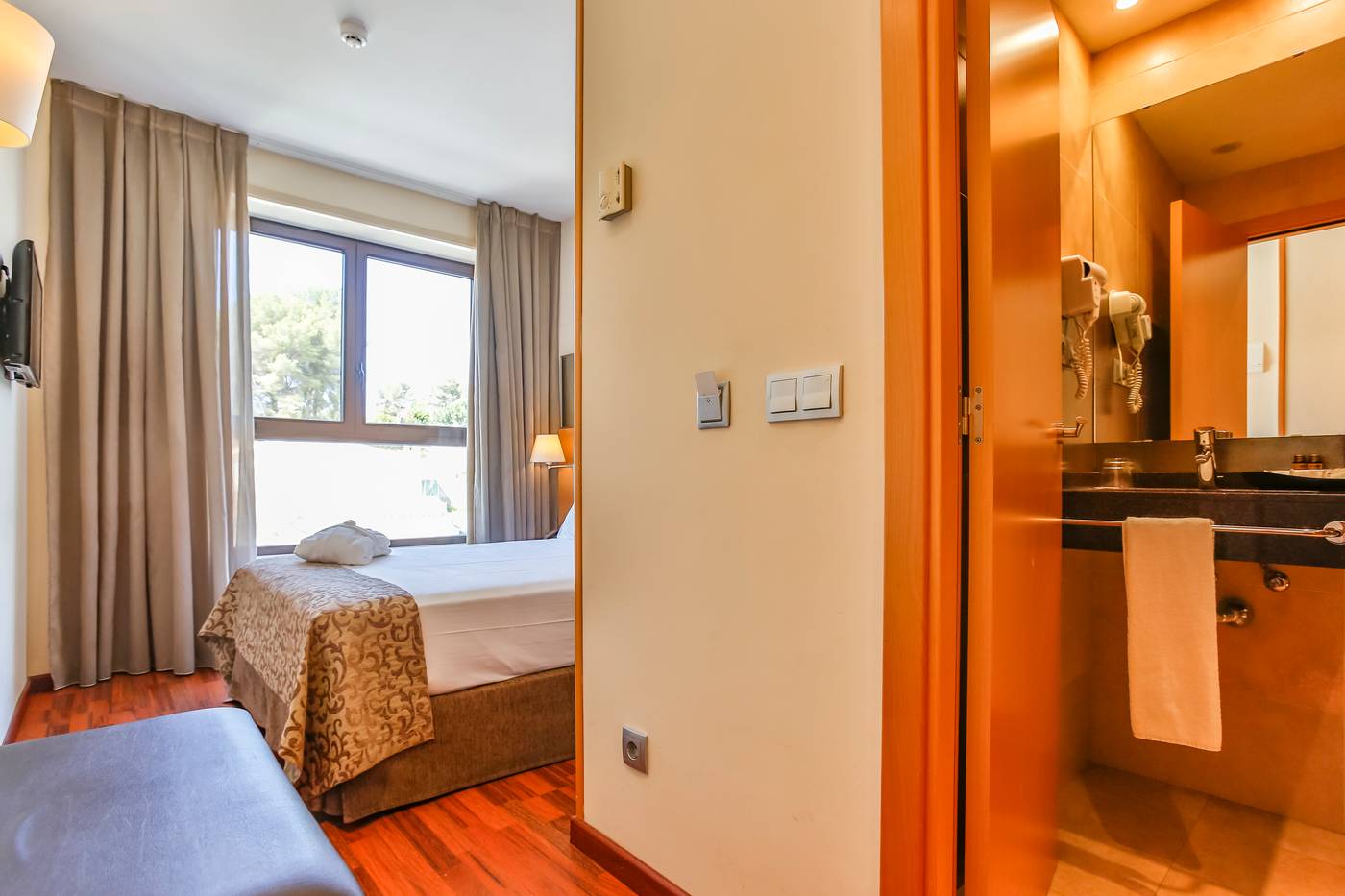 Desitges-Room-25
