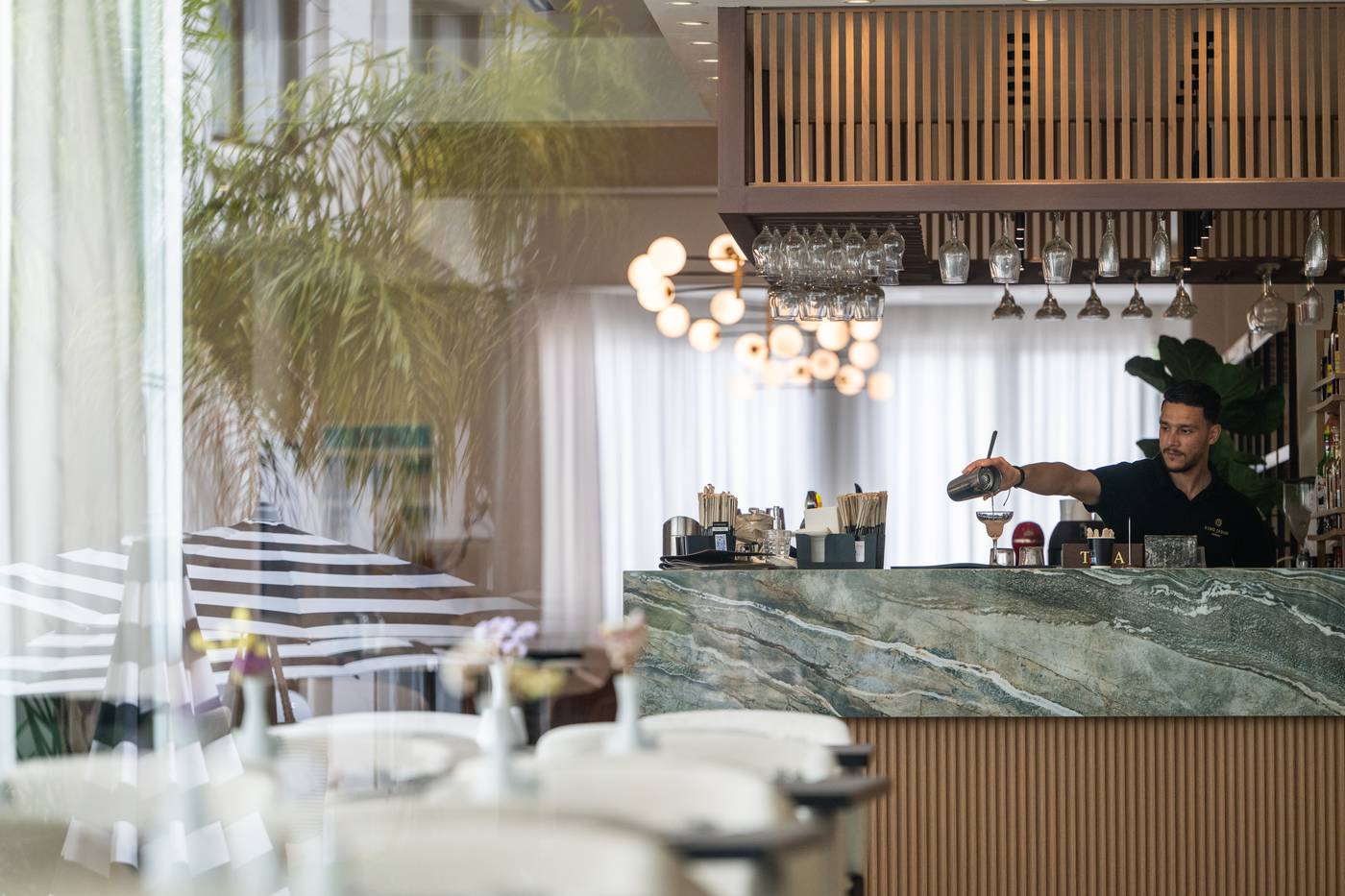 King-Jason-Paphos---Designed-for-Adults-Only-Bar-52