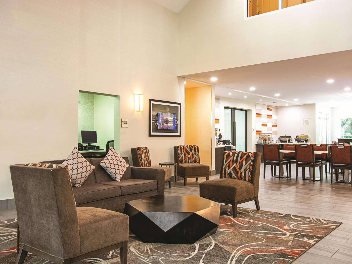 La-Quinta-Inn-Vancouver-Airport-Lobby-2