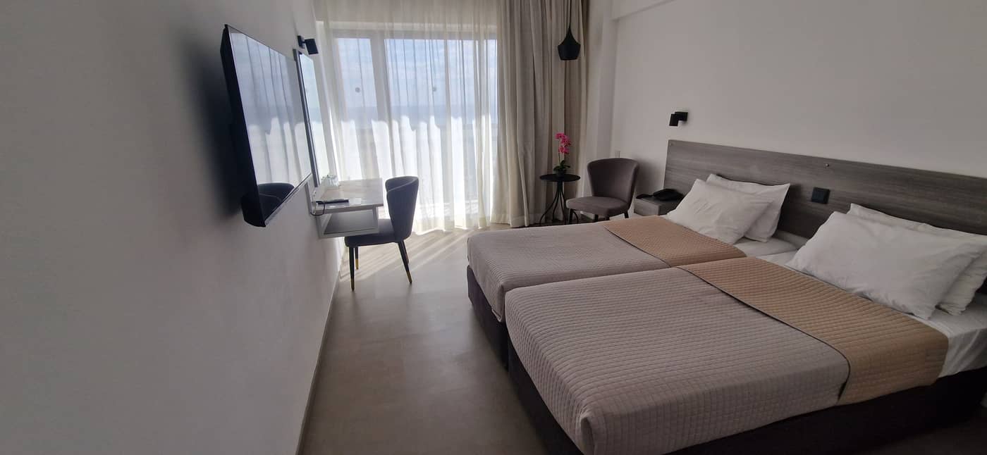 Navarria-Room-9