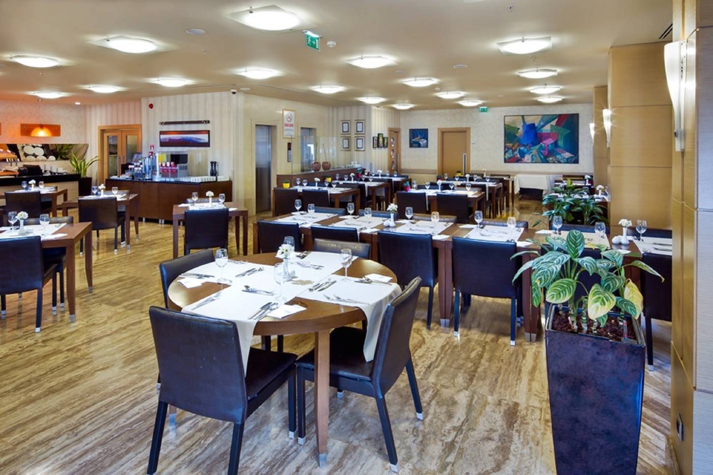 Midtown-Restaurant-30