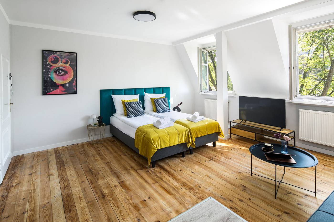 Green-Avenue-Apartments-Room-1