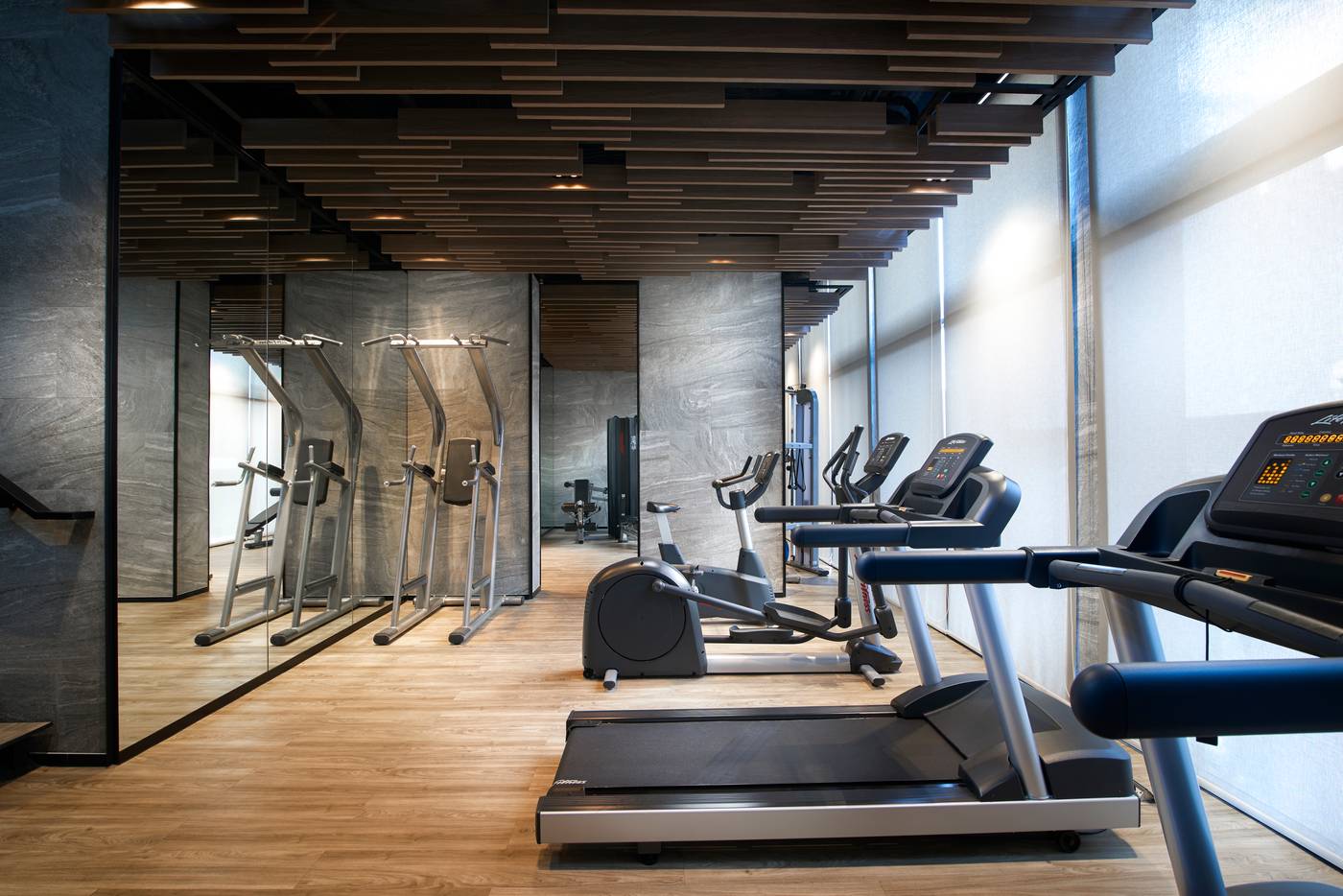 Walton-Suites-Sukhumvit-Sports-and-Entertainment-58