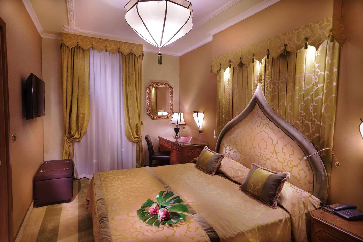 Ai-Mori-d-Oriente-Room-23