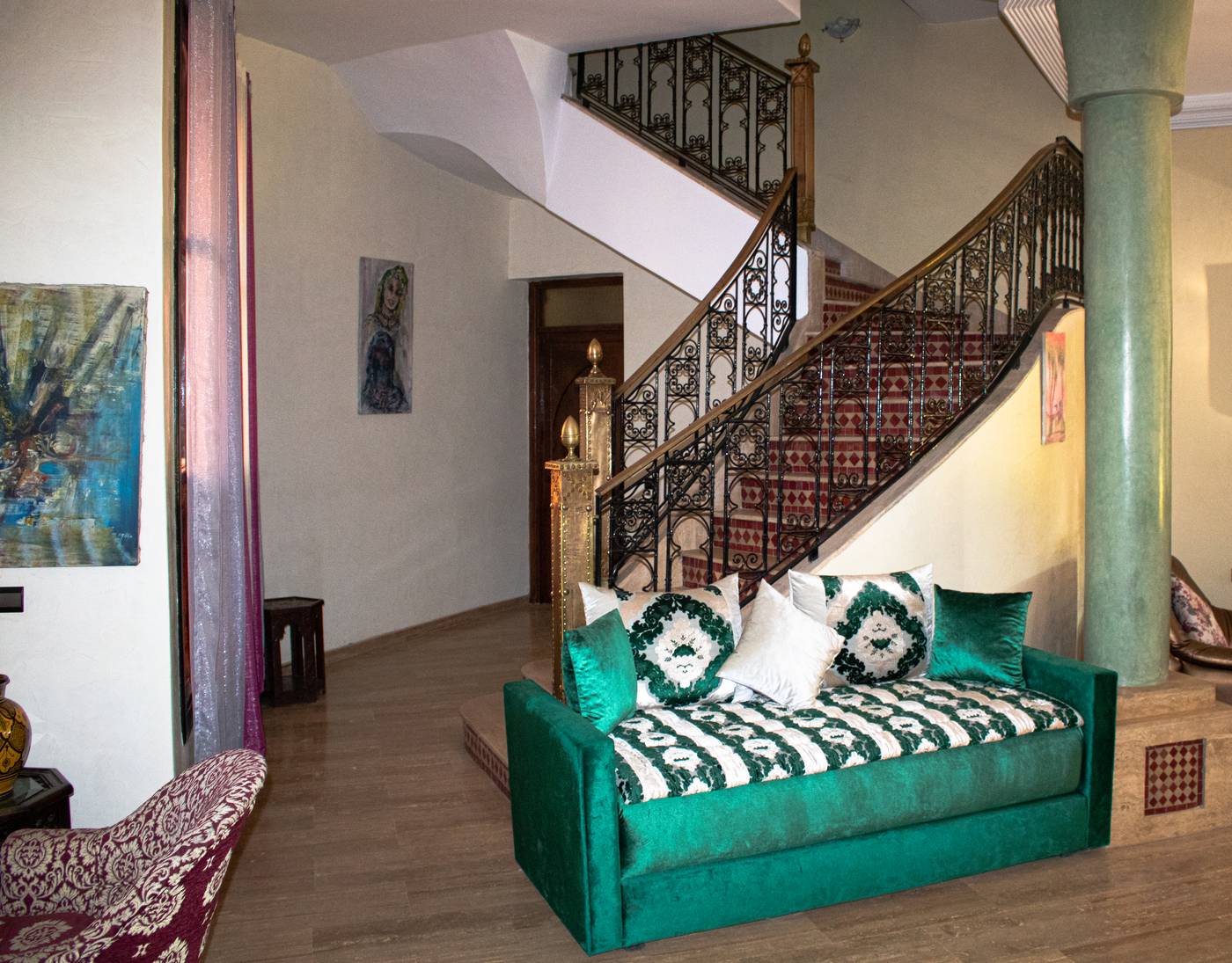 Las-Palmeras-Lobby-12