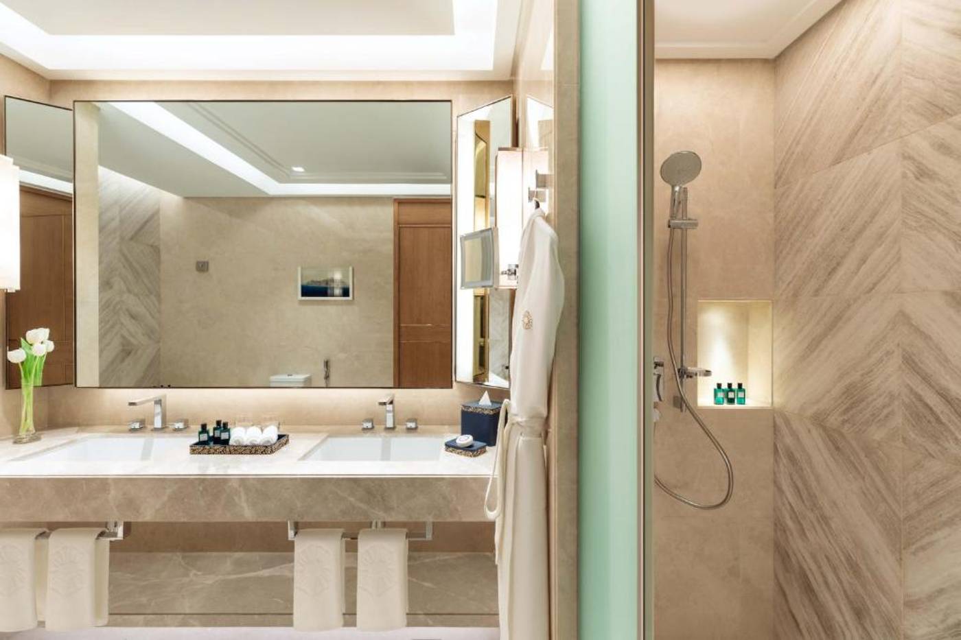 Taj-Exotica-Resort---Spa--The-Palm-Dubai-Room-38