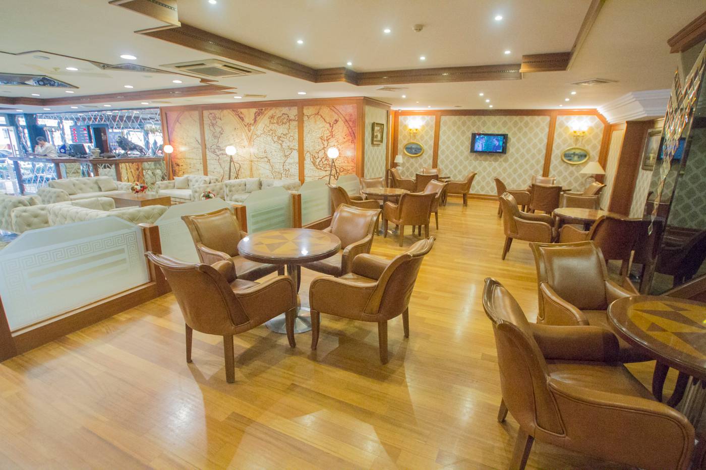 Nova-Plaza-Crystal-Hotel-Bar-14