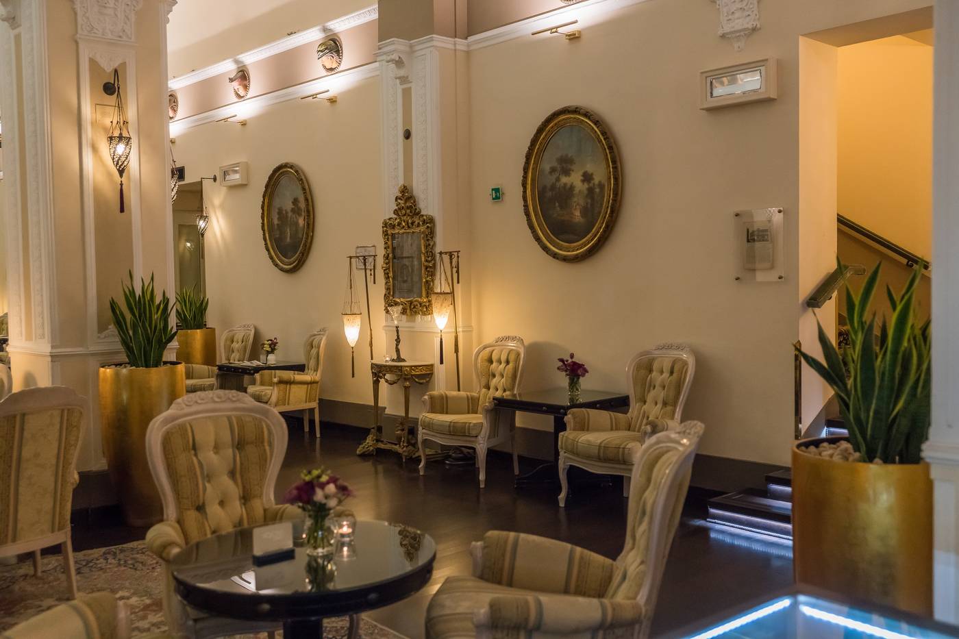 Bernini-Palace-Lobby-14