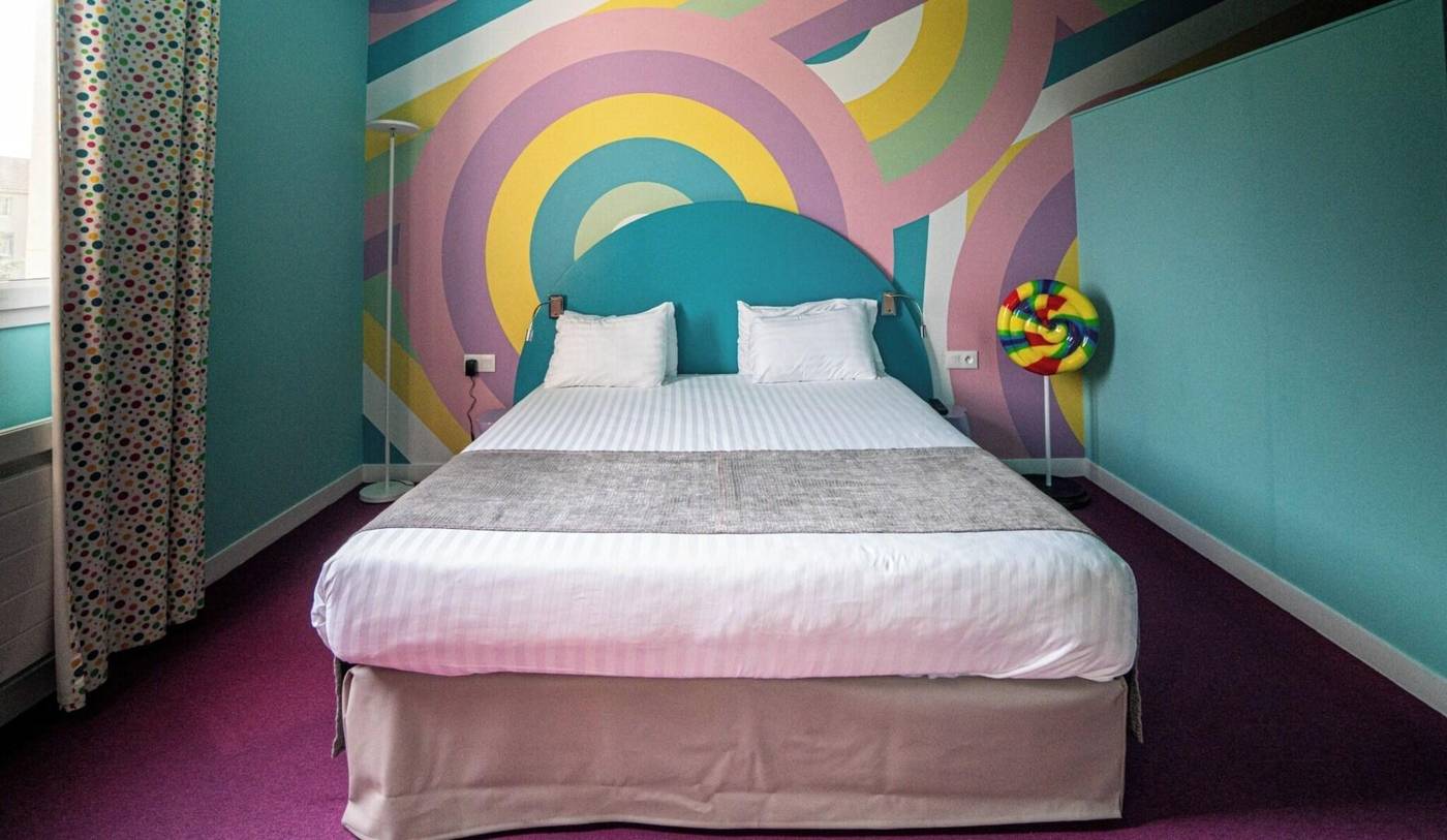 Explorers-Hotel-Room-24