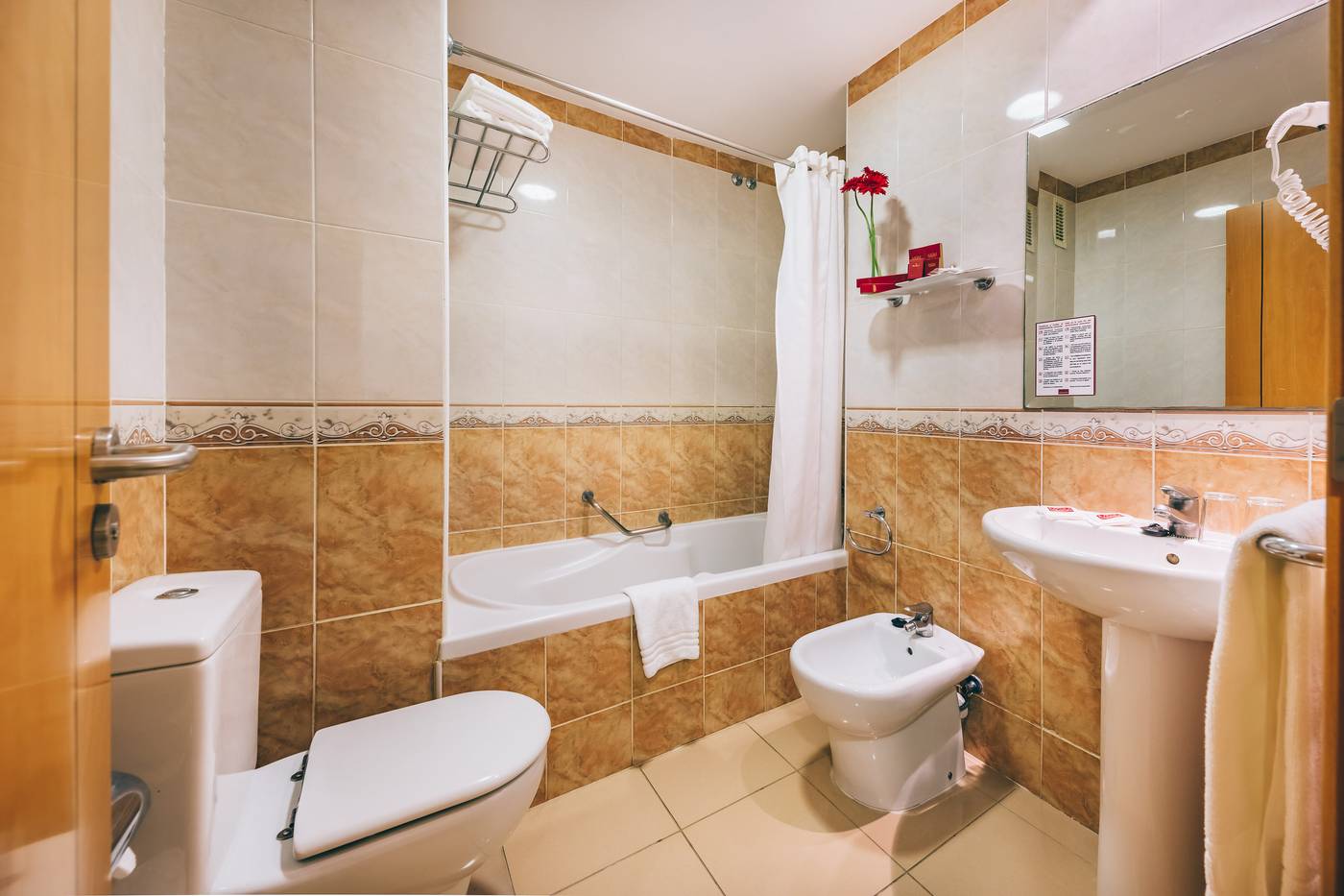 Grand-Muthu-Golf-Plaza-Hotel---Spa-Room-42