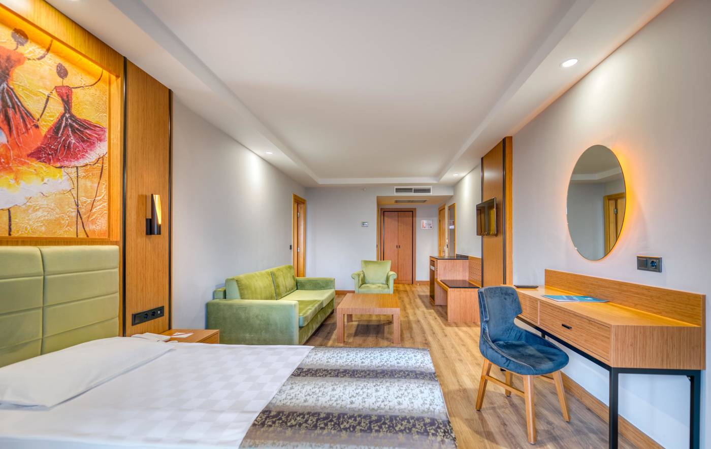 Sealife-Buket-Beach-Hotel-Room-35