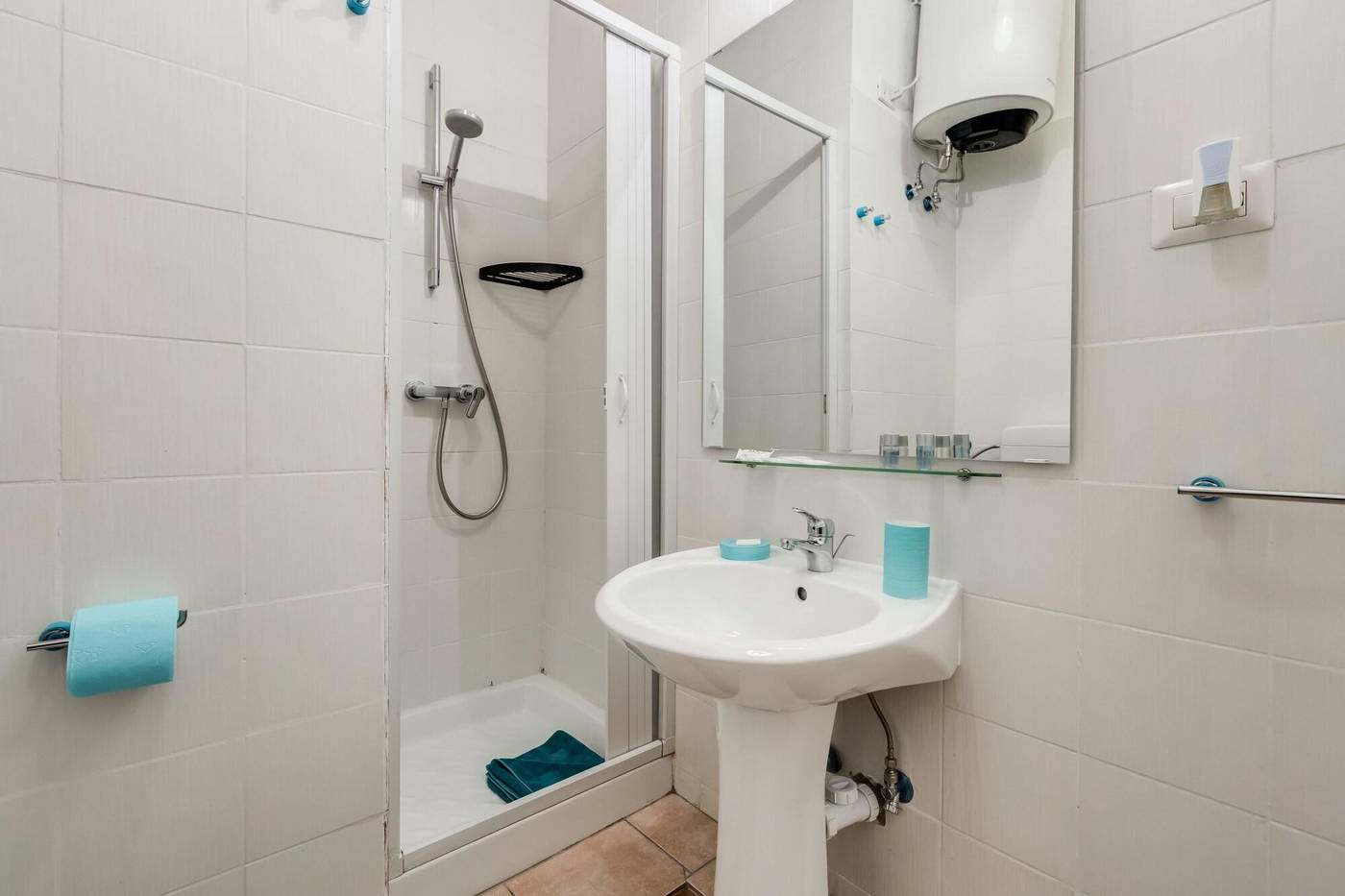 Allegra-s-House-Room-24