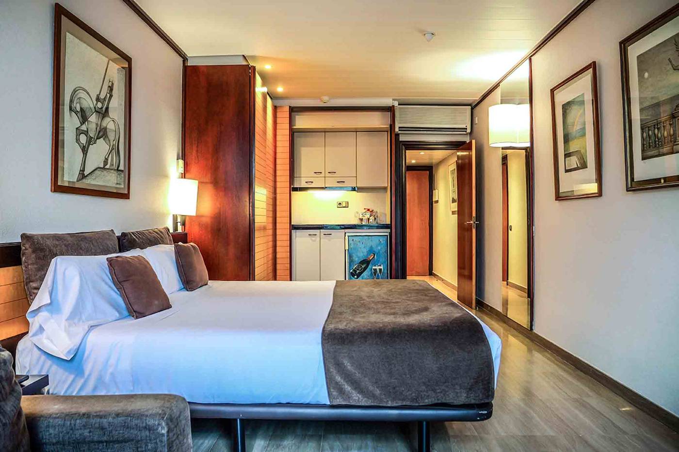 Estela-Barcelona-Room-20