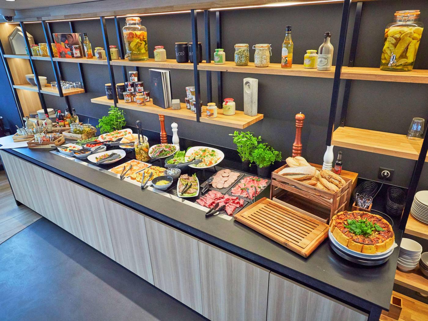 Campanile-Le-Bourget-Airport-Restaurant-27