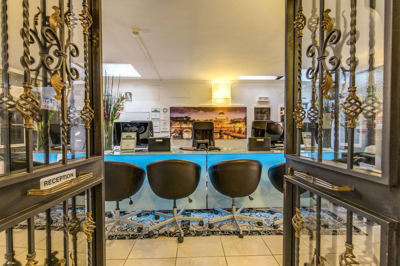 Aurelia-Vatican-Apartments-Lobby-9