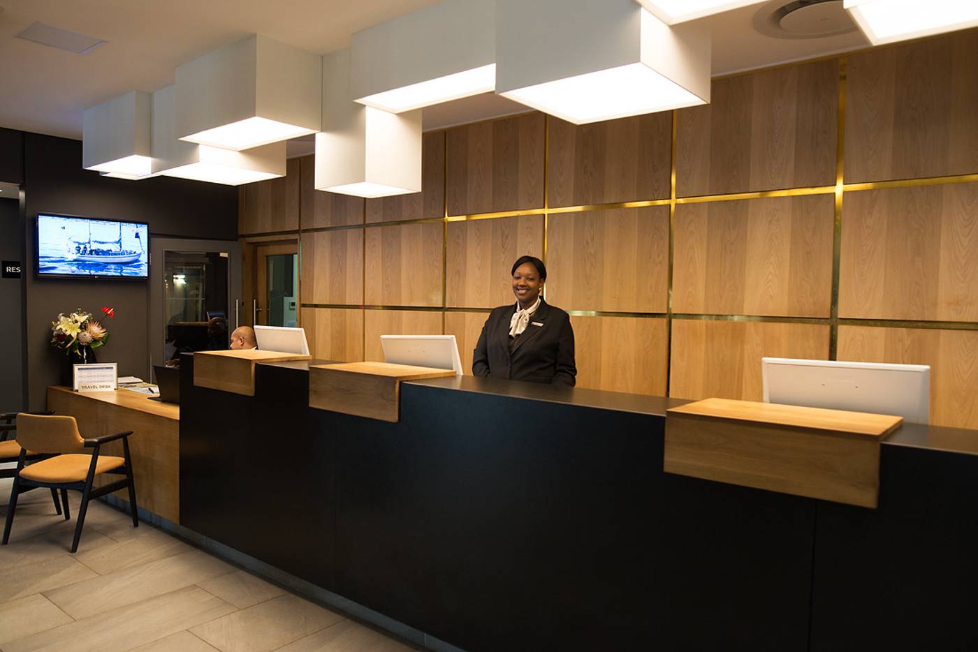 Victoria---Alfred-Hotel-by-Newmark-Lobby-8