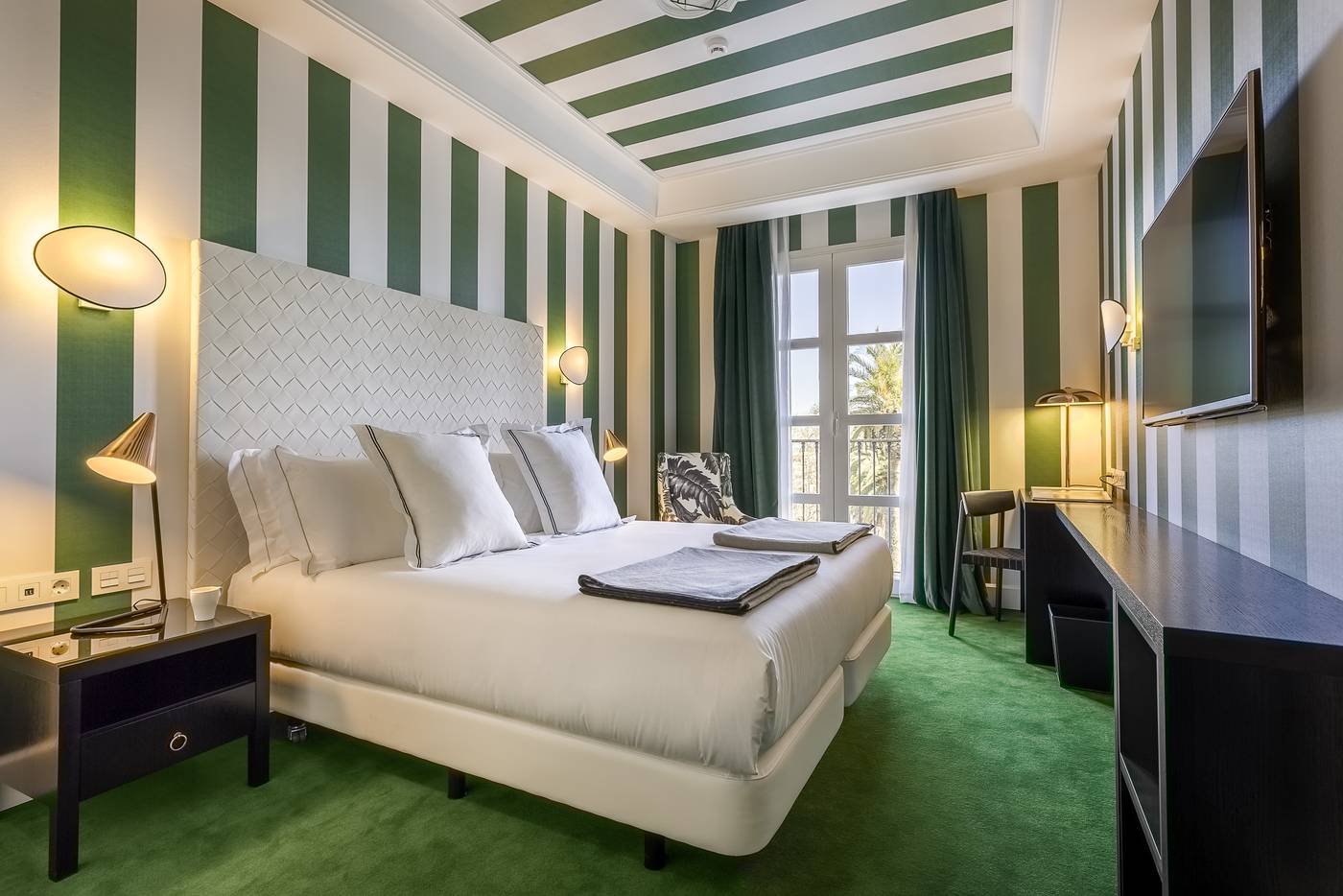 Room-Mate-Valeria-Room-9