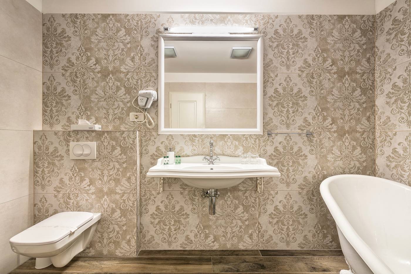 Plaza-Marchi-Old-Town---Quaint---Elegant-Hotels-Room-71