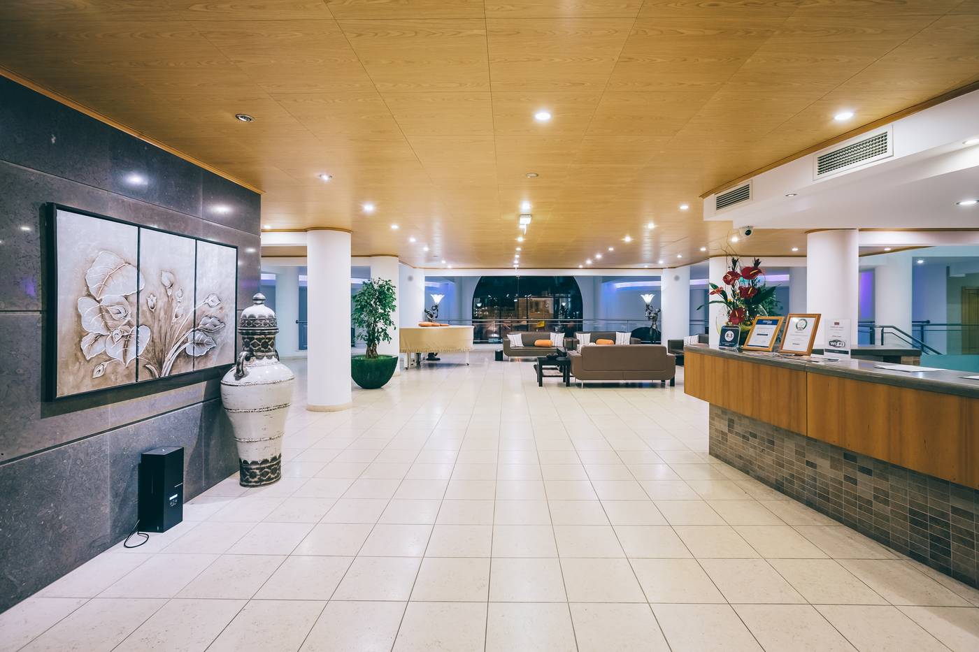 Grand-Muthu-Forte-do-Vale-Lobby-52