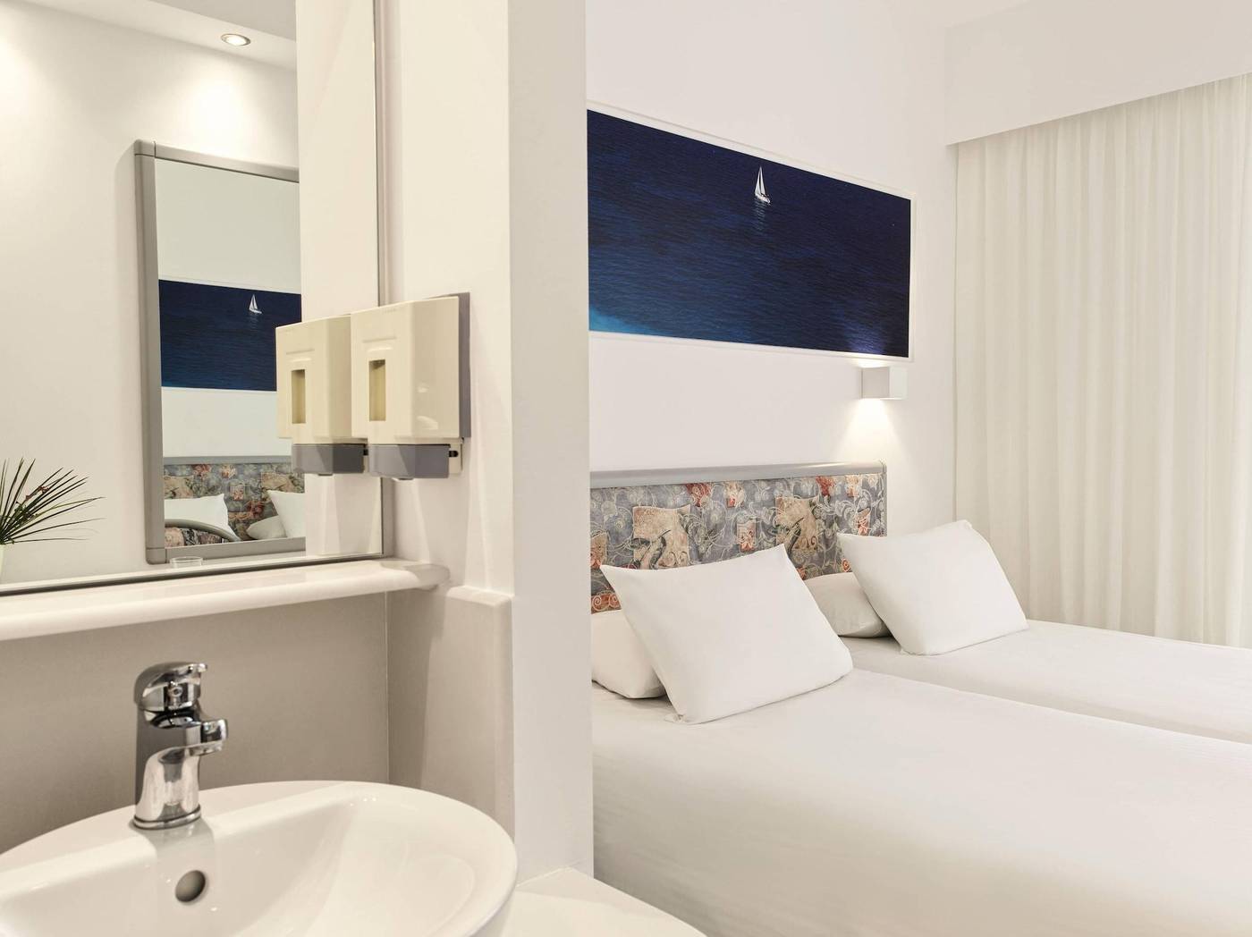 Hotel-Esperia-Room-29