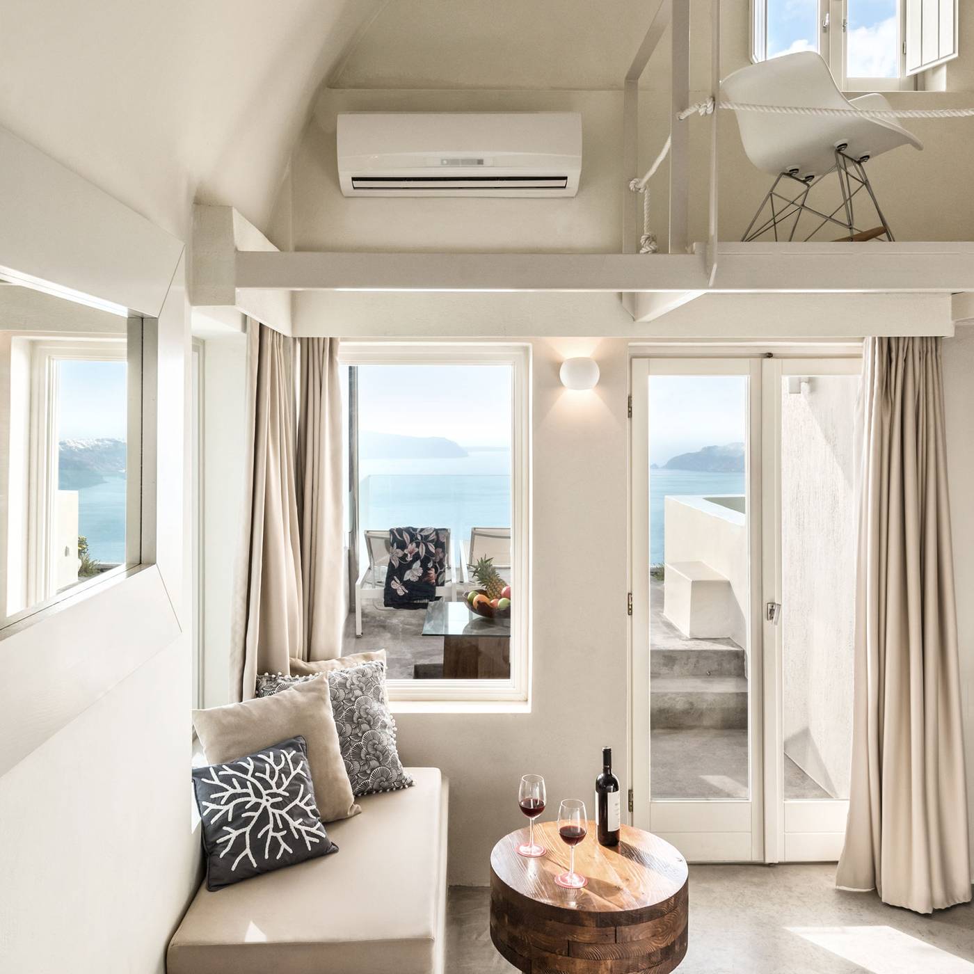 West-East-Suites-Room-27