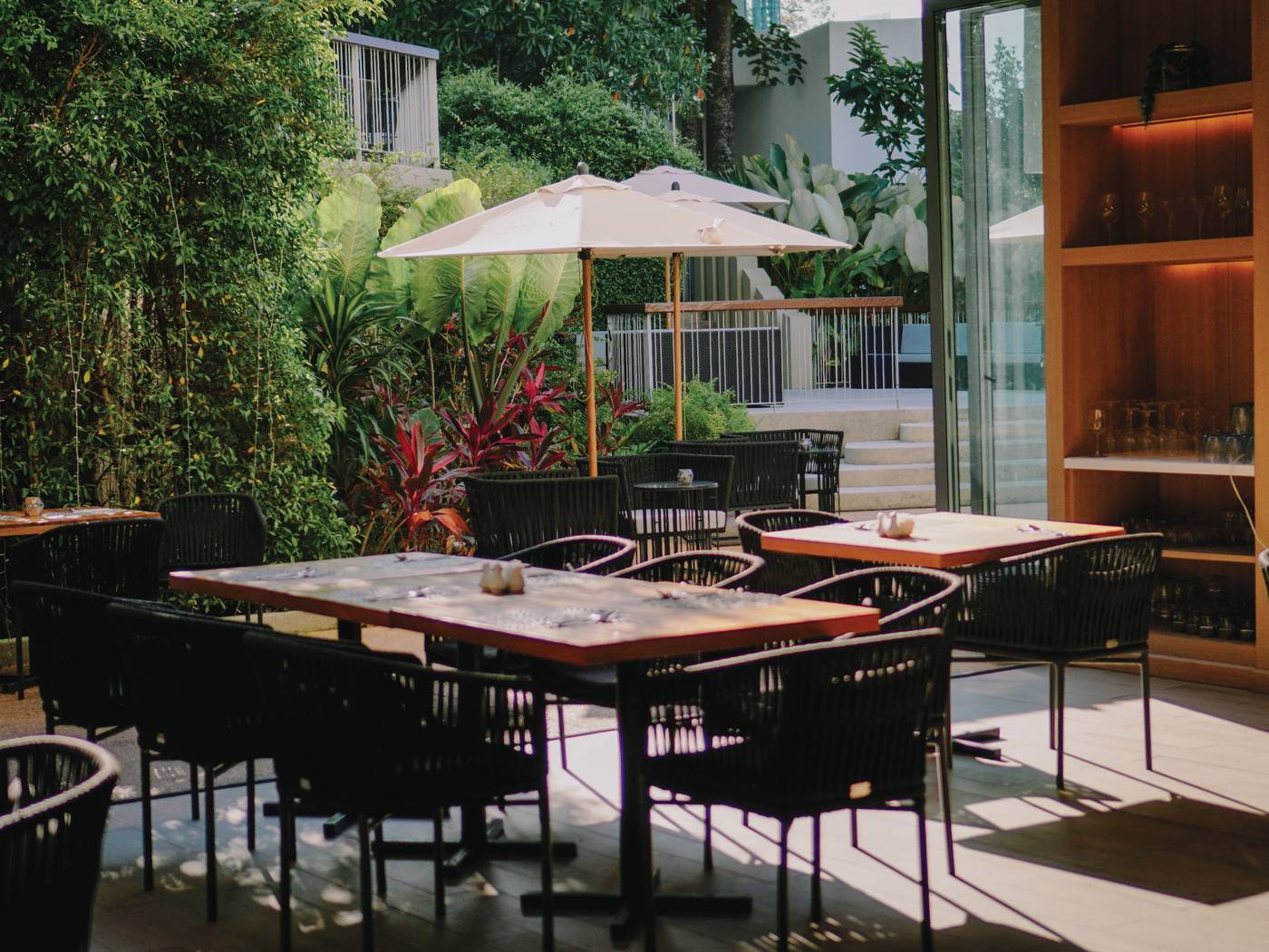 Andaman-Beach-Hotel-Phuket-Handwritten-Collection-Restaurant-14