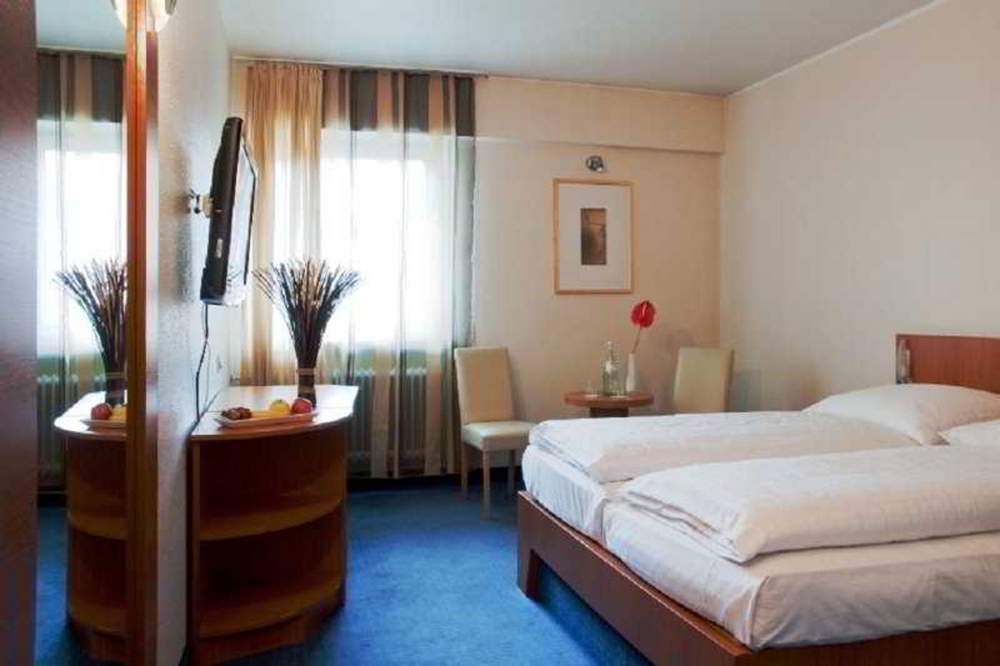 Sure-Hotel-by-Best-Western-Muenchen-Hauptbahnhof-Room-54