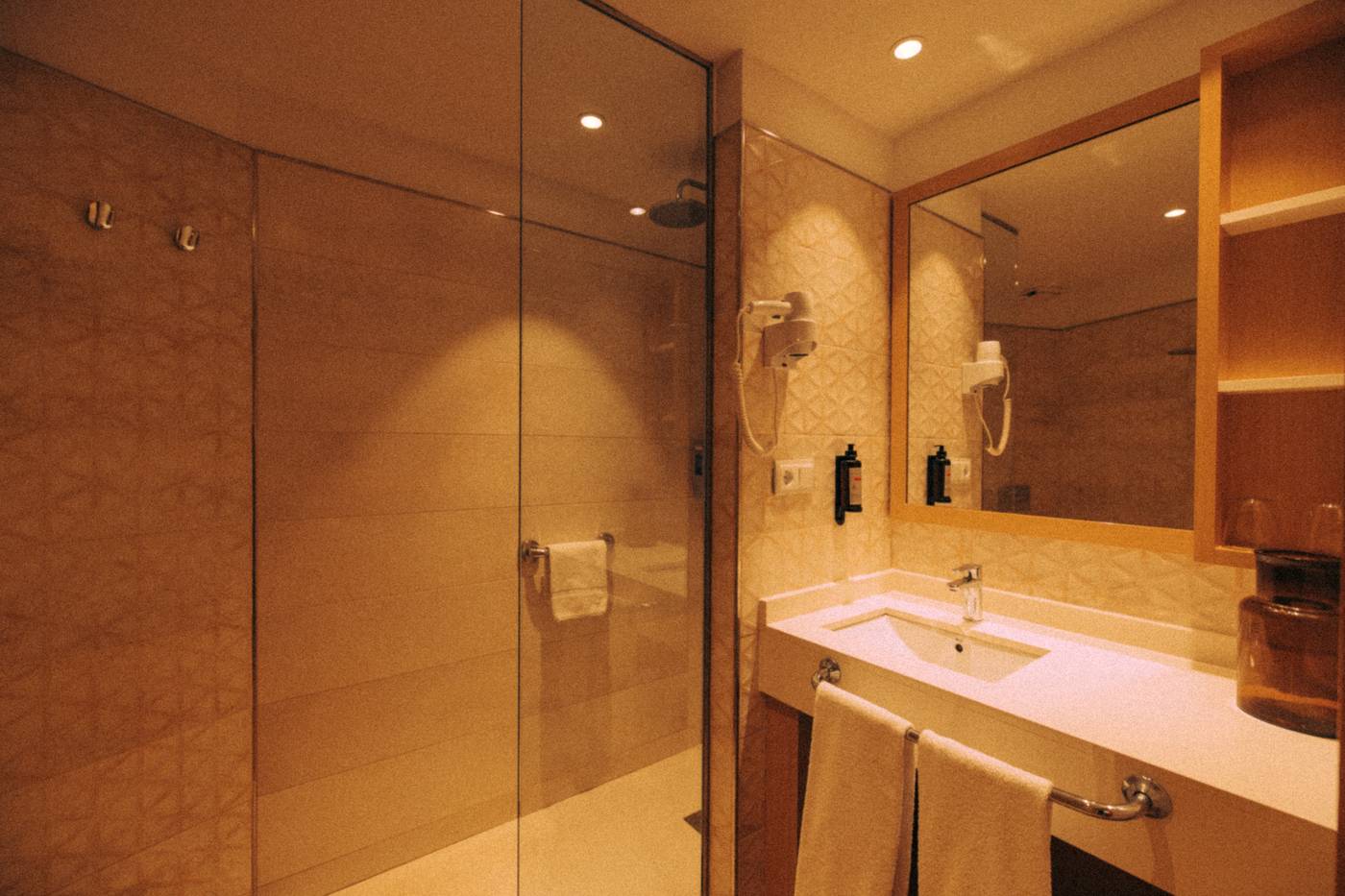 Marina-Benidorm-Hotel-Room-40