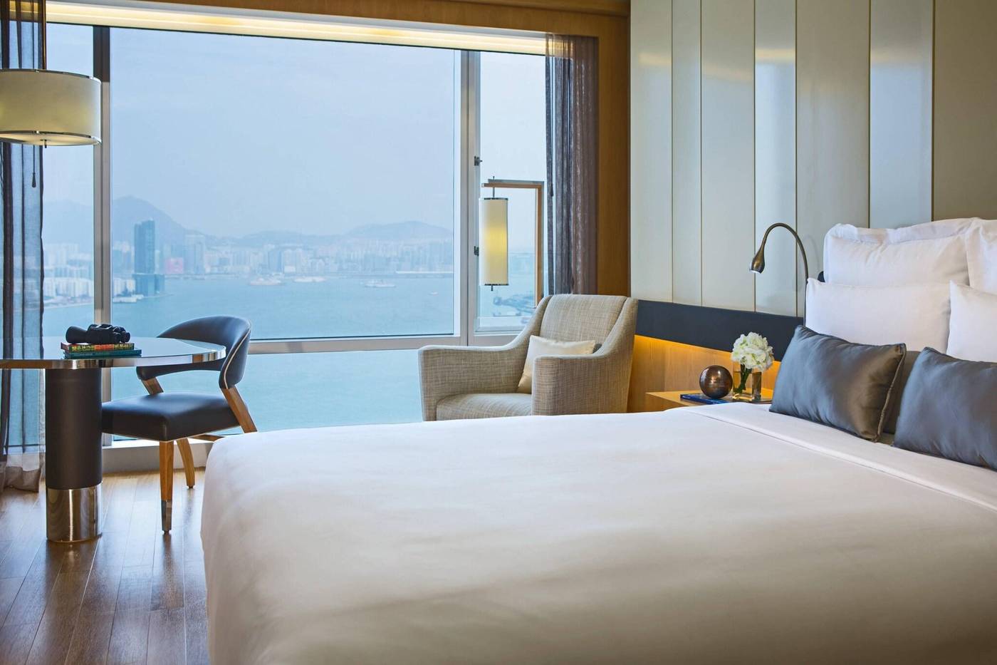 Renaissance-Hong-Kong-Harbour-View-Hotel-Room-31