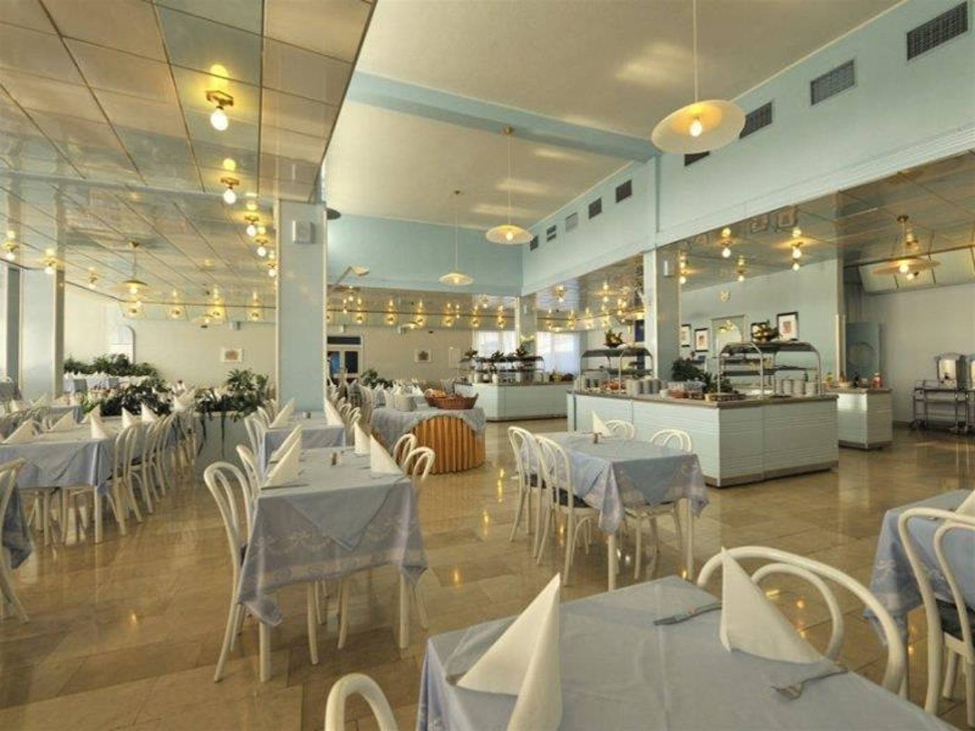 Hotel-Plavi-Plava-Laguna-Restaurant-34