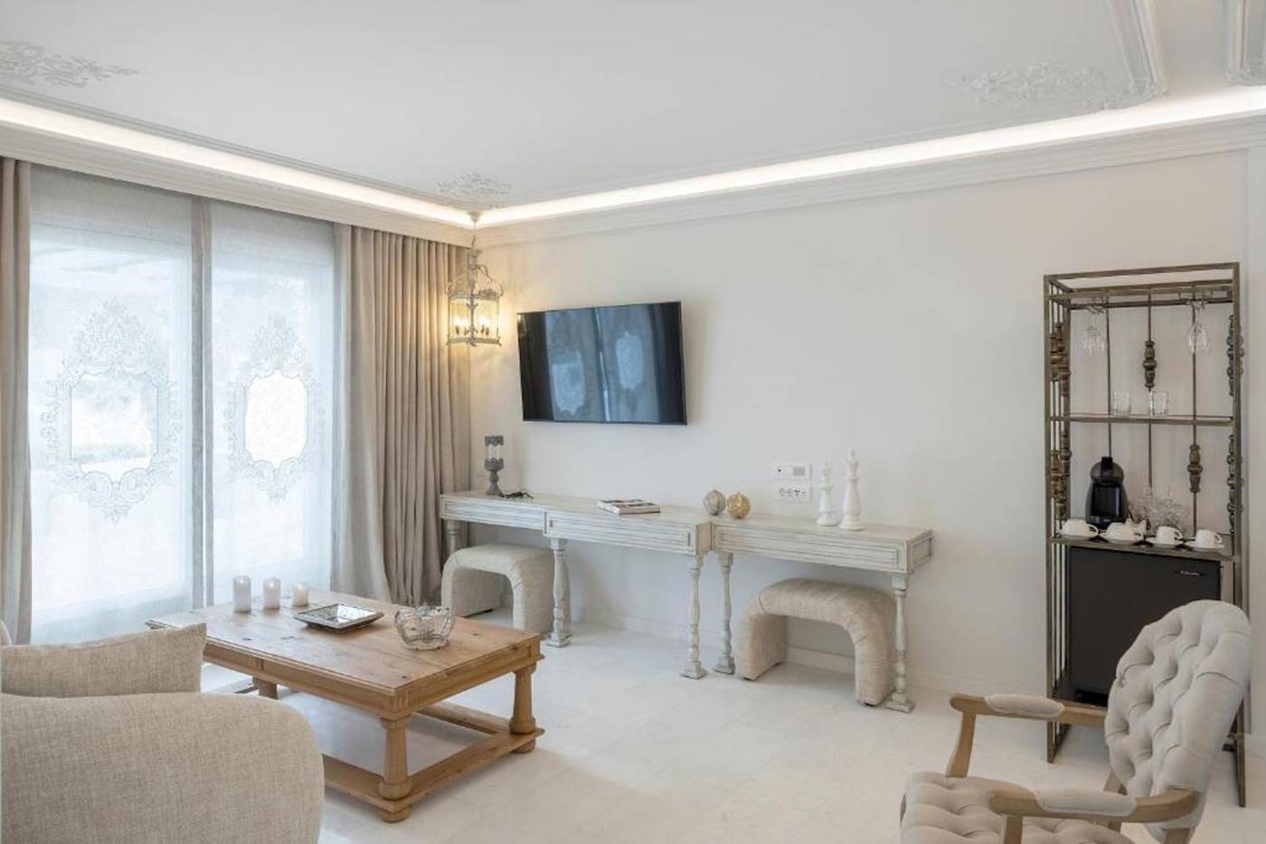 Saint-John-Hotel-Villas---Spa-Room-69