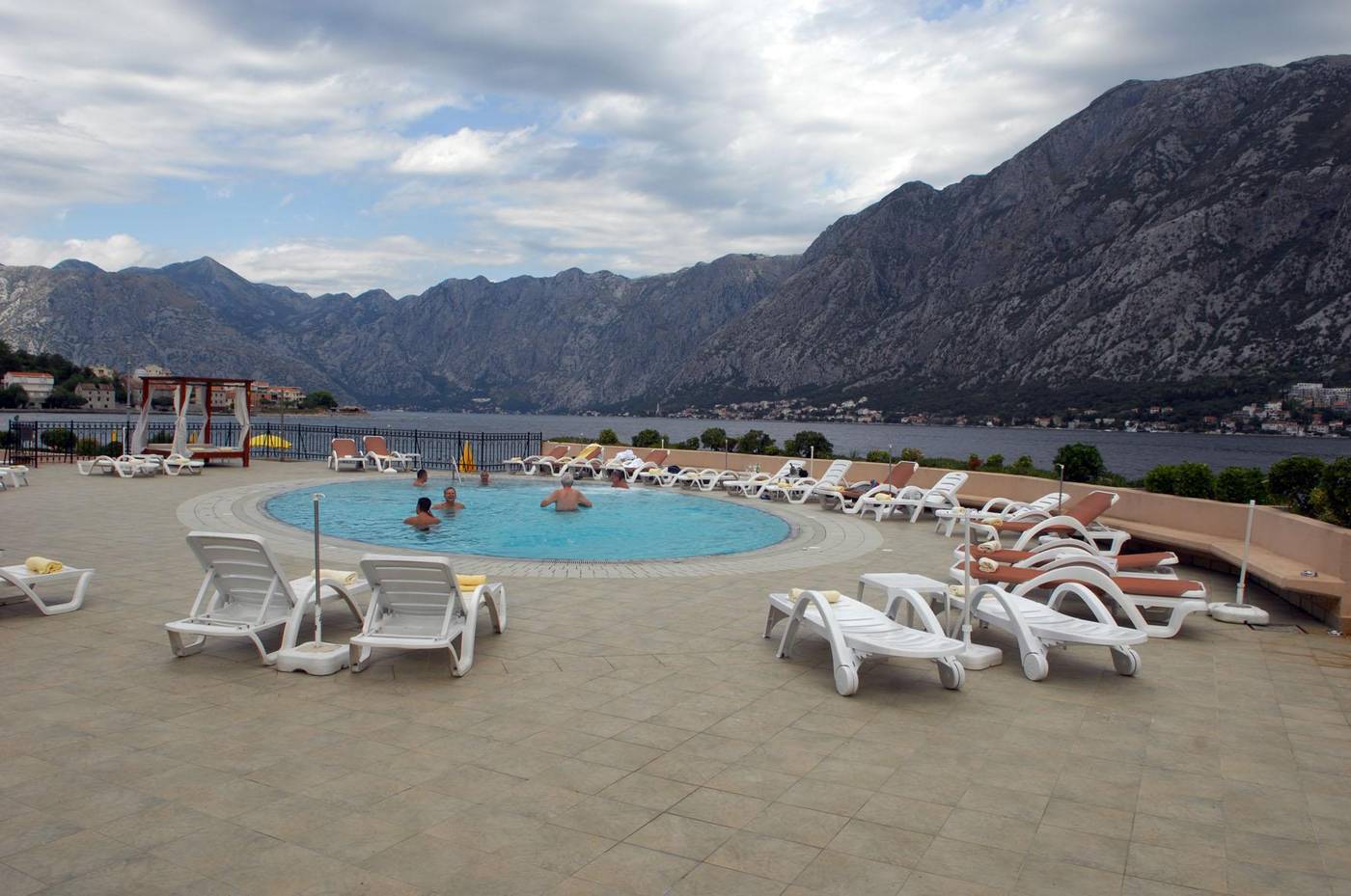 Splendido-Montenegro-Kotor-Pool-5