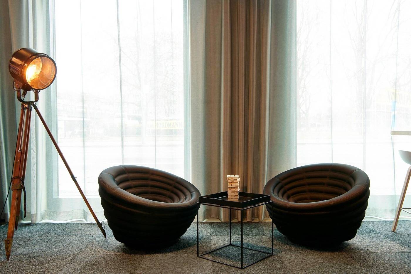 Moxy-Berlin-Ostbahnhof-Lobby-24