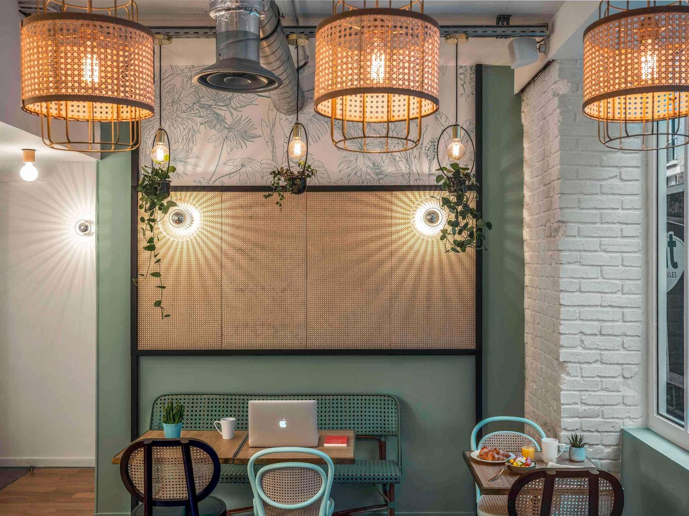 ibis-Styles-Paris-Montmartre-Nord-General-view-20